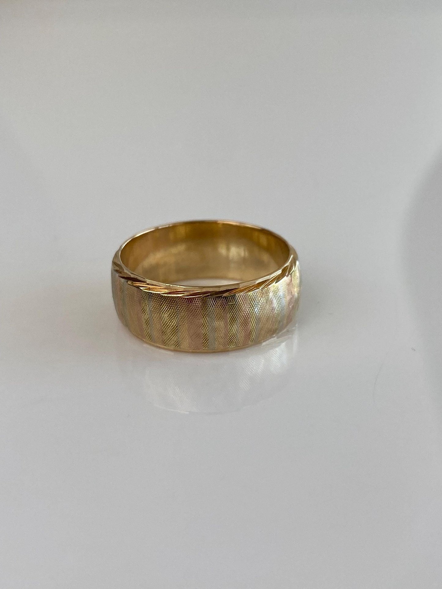 Vintage Solid 14k Tri Tone Gold Crosshatch Pattern Ring Band - Size 8.75
