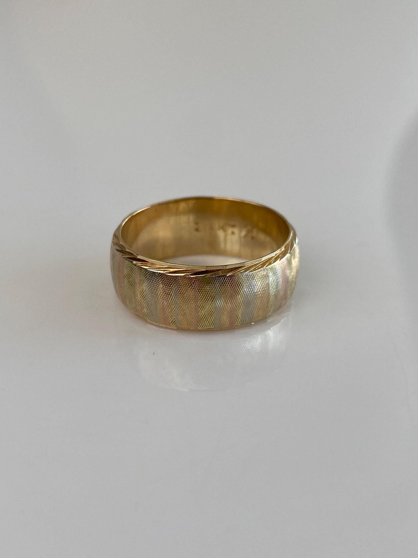 Vintage Solid 14k Tri Tone Gold Crosshatch Pattern Ring Band - Size 8.75