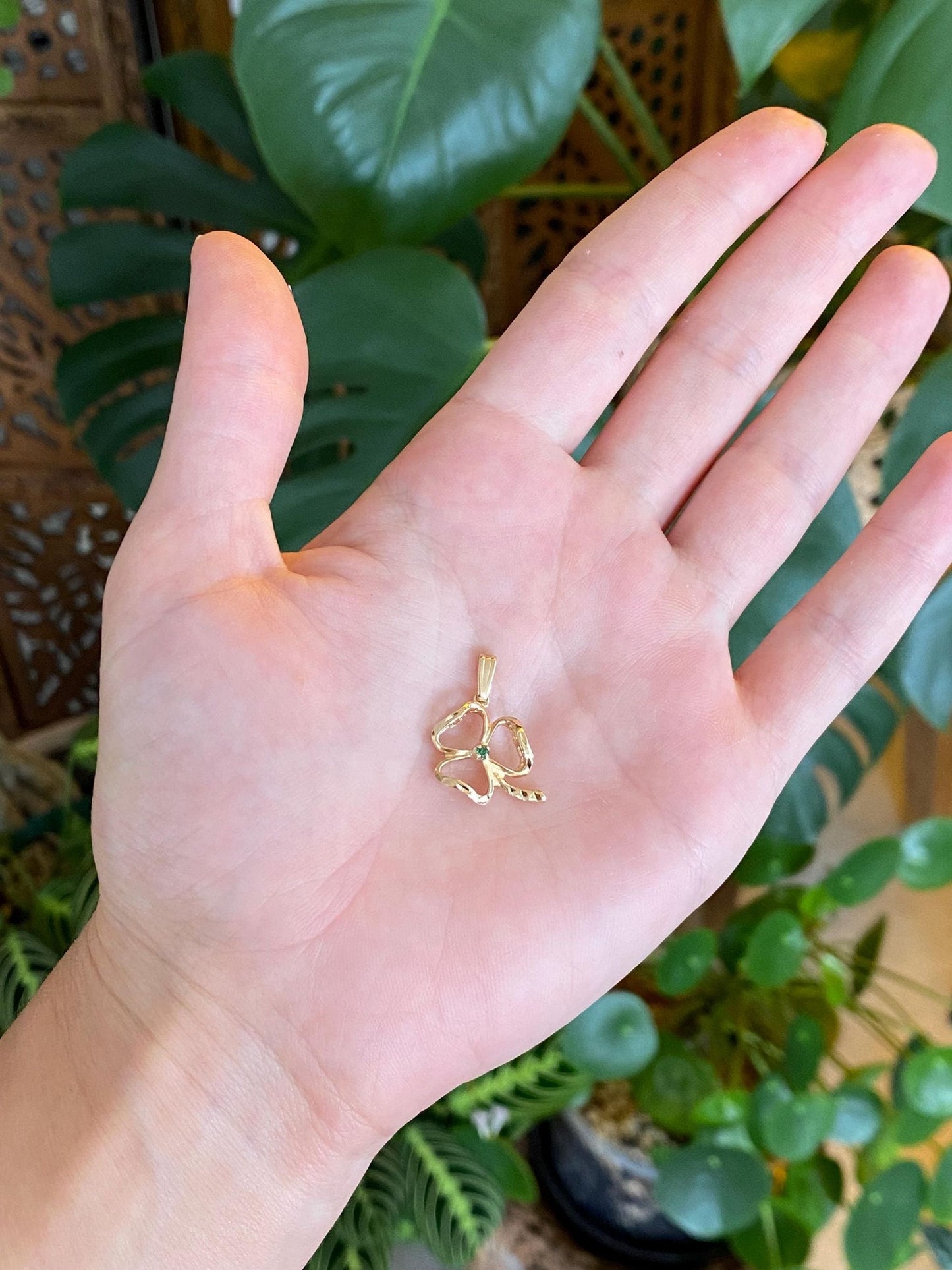 Vintage Solid 14k Yellow Gold Emerald Clover Charm