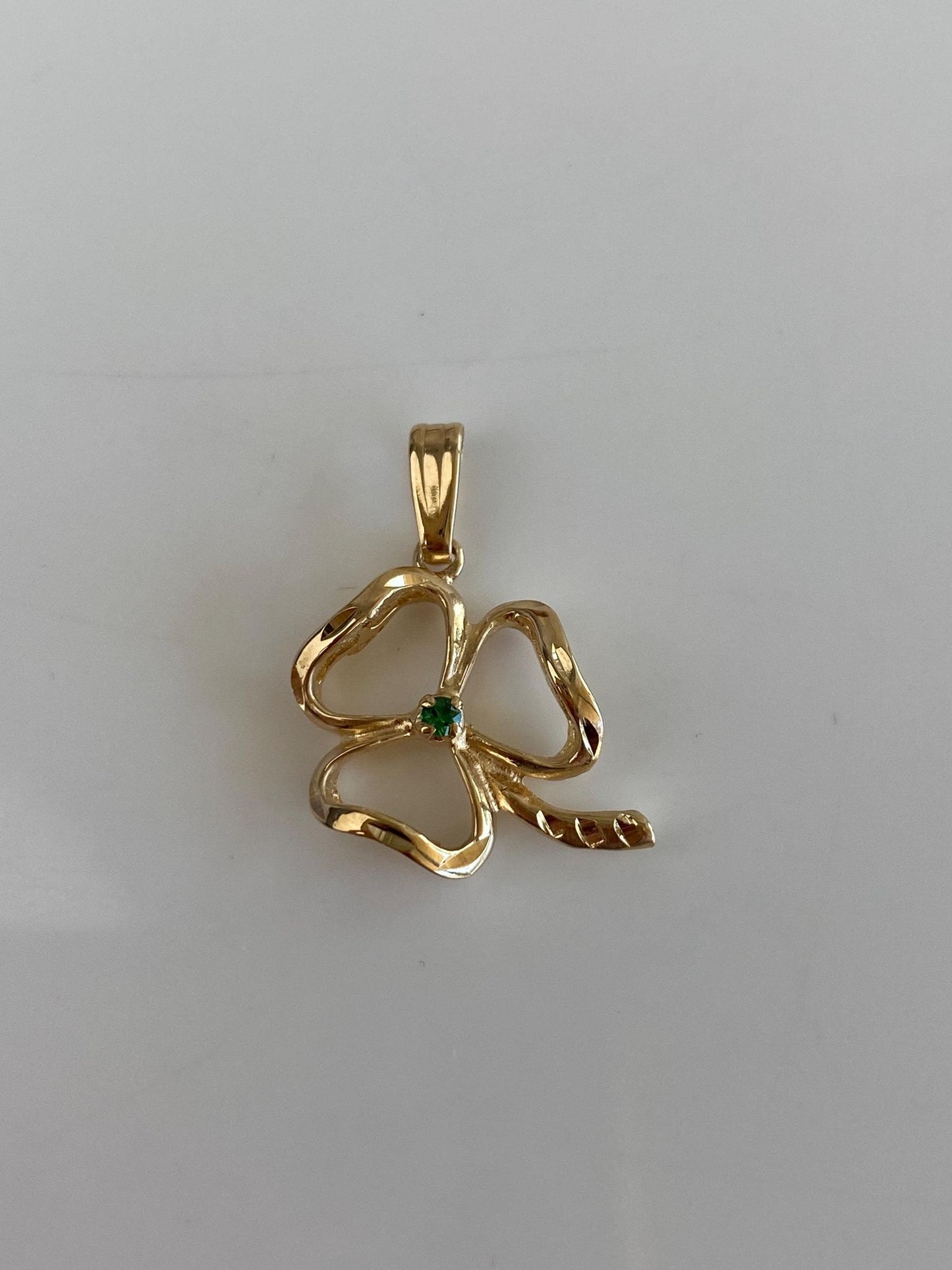 Vintage Solid 14k Yellow Gold Emerald Clover Charm