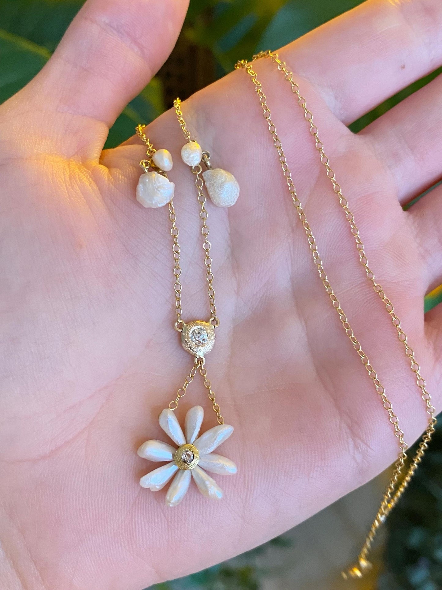 Vintage Solid 14k Yellow Gold Diamond Pearl Daisy Flower Cable Chain Necklace - 17.5 inches
