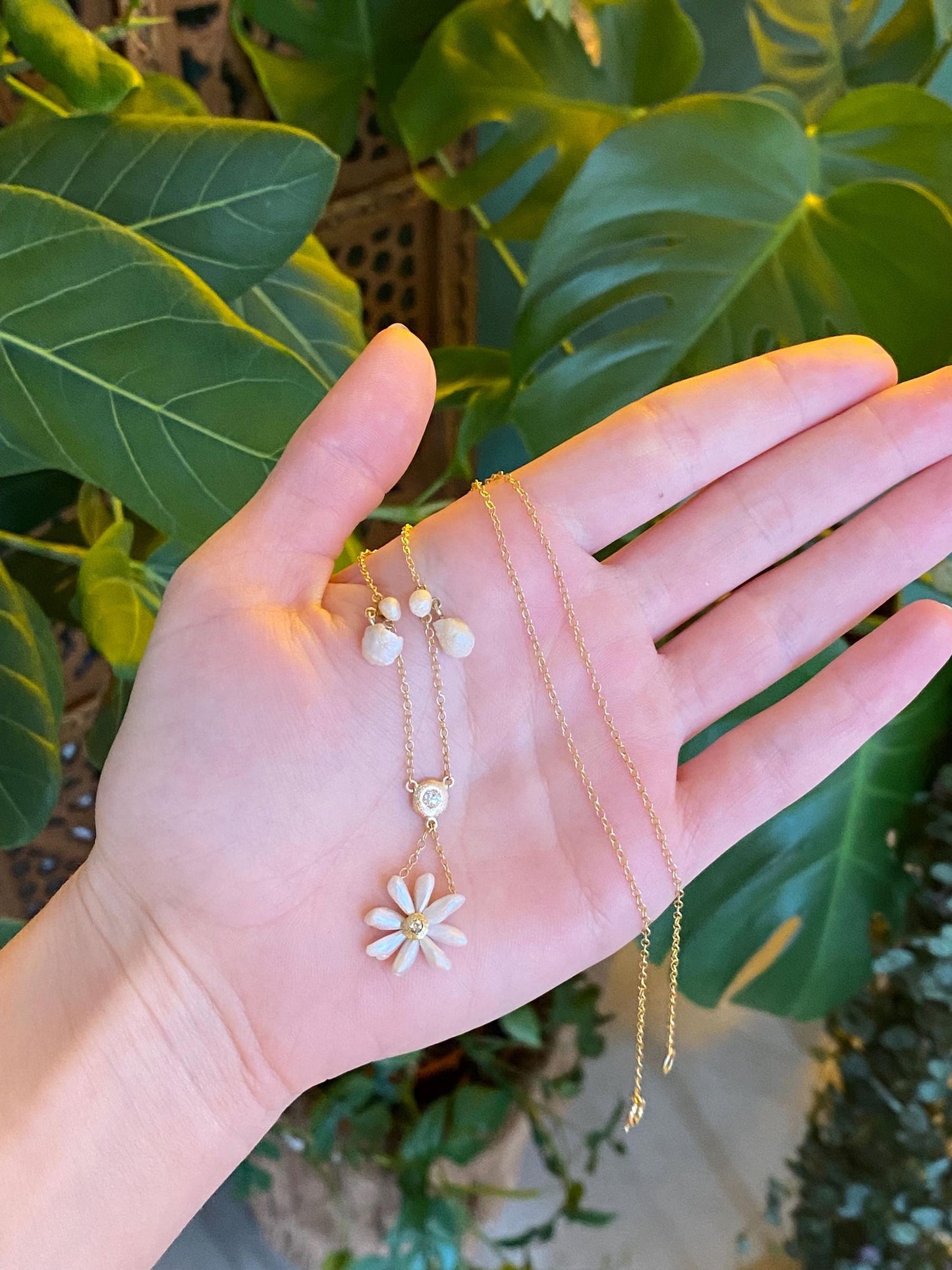 Vintage Solid 14k Yellow Gold Diamond Pearl Daisy Flower Cable Chain Necklace - 17.5 inches