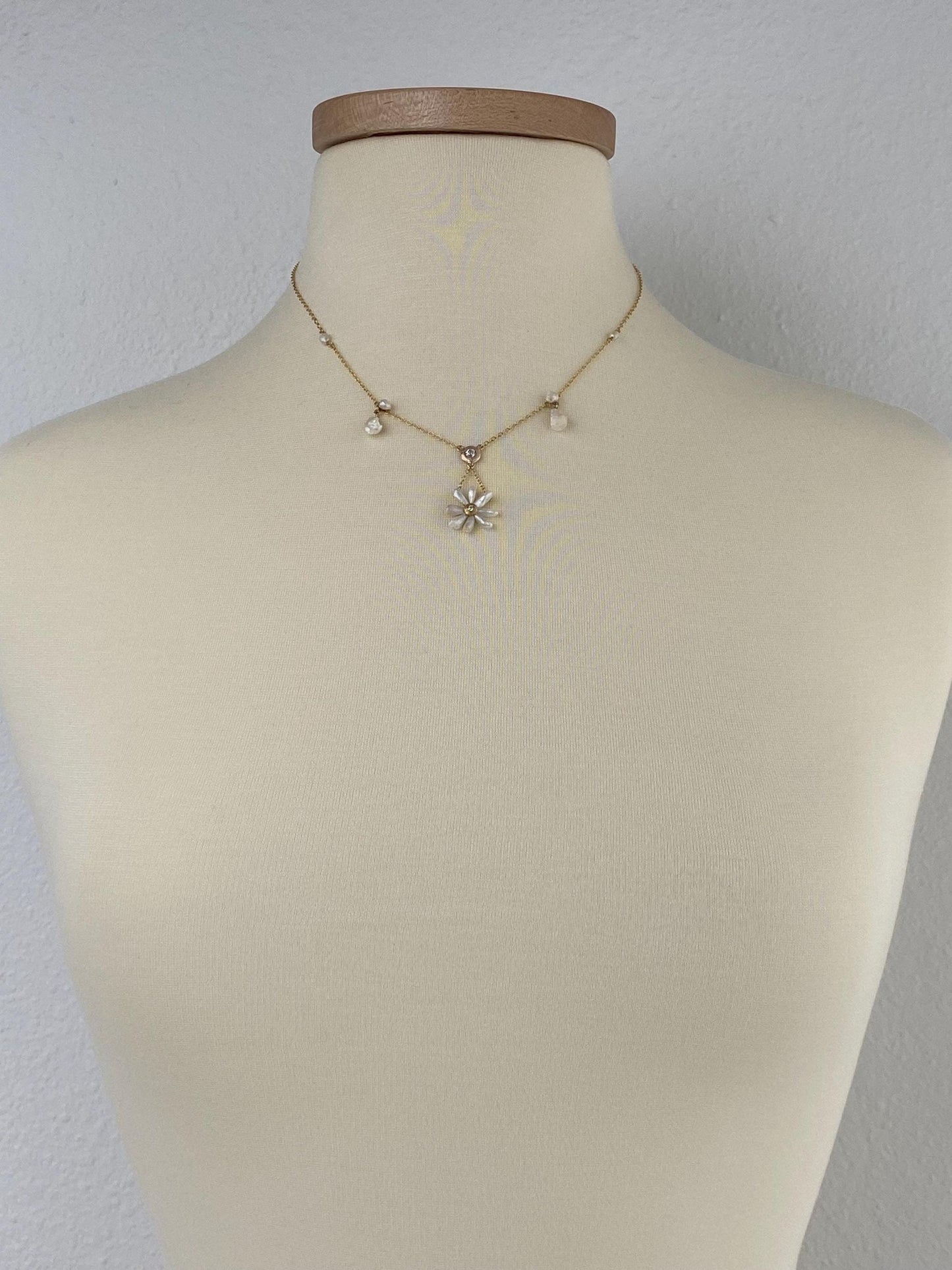 Vintage Solid 14k Yellow Gold Diamond Pearl Daisy Flower Cable Chain Necklace - 17.5 inches