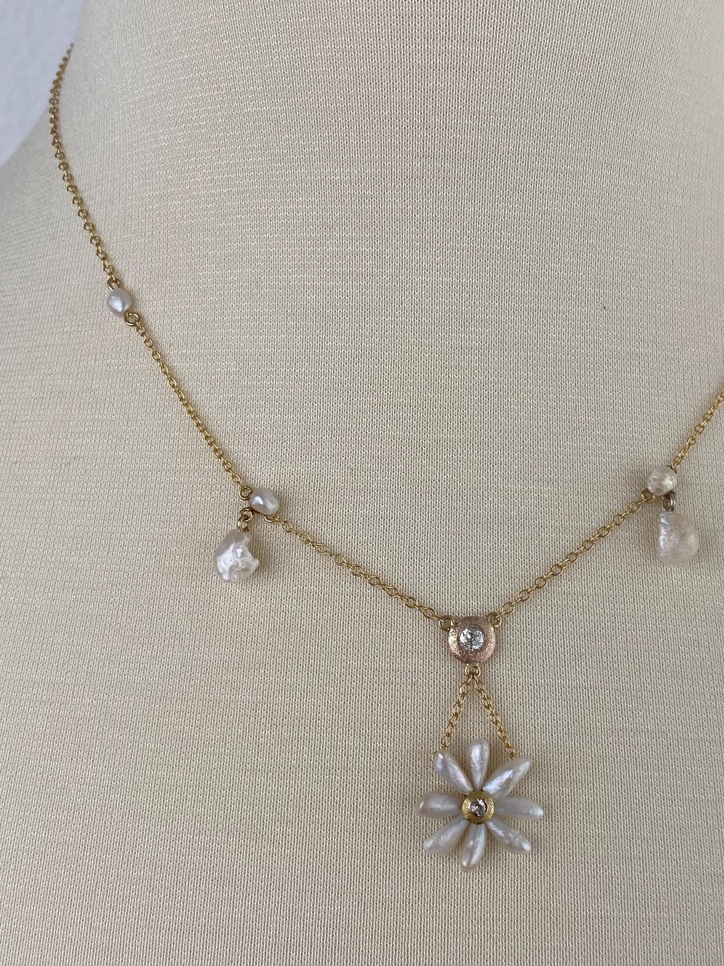 Vintage Solid 14k Yellow Gold Diamond Pearl Daisy Flower Cable Chain Necklace - 17.5 inches