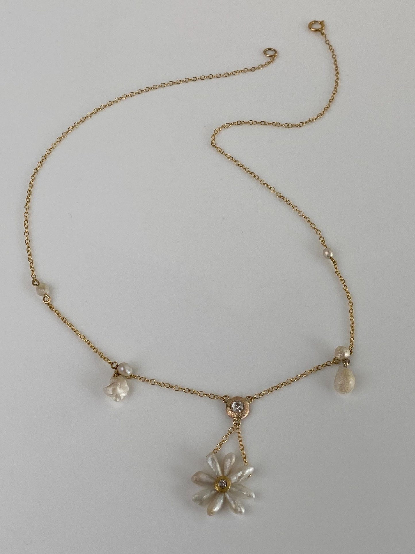 Vintage Solid 14k Yellow Gold Diamond Pearl Daisy Flower Cable Chain Necklace - 17.5 inches