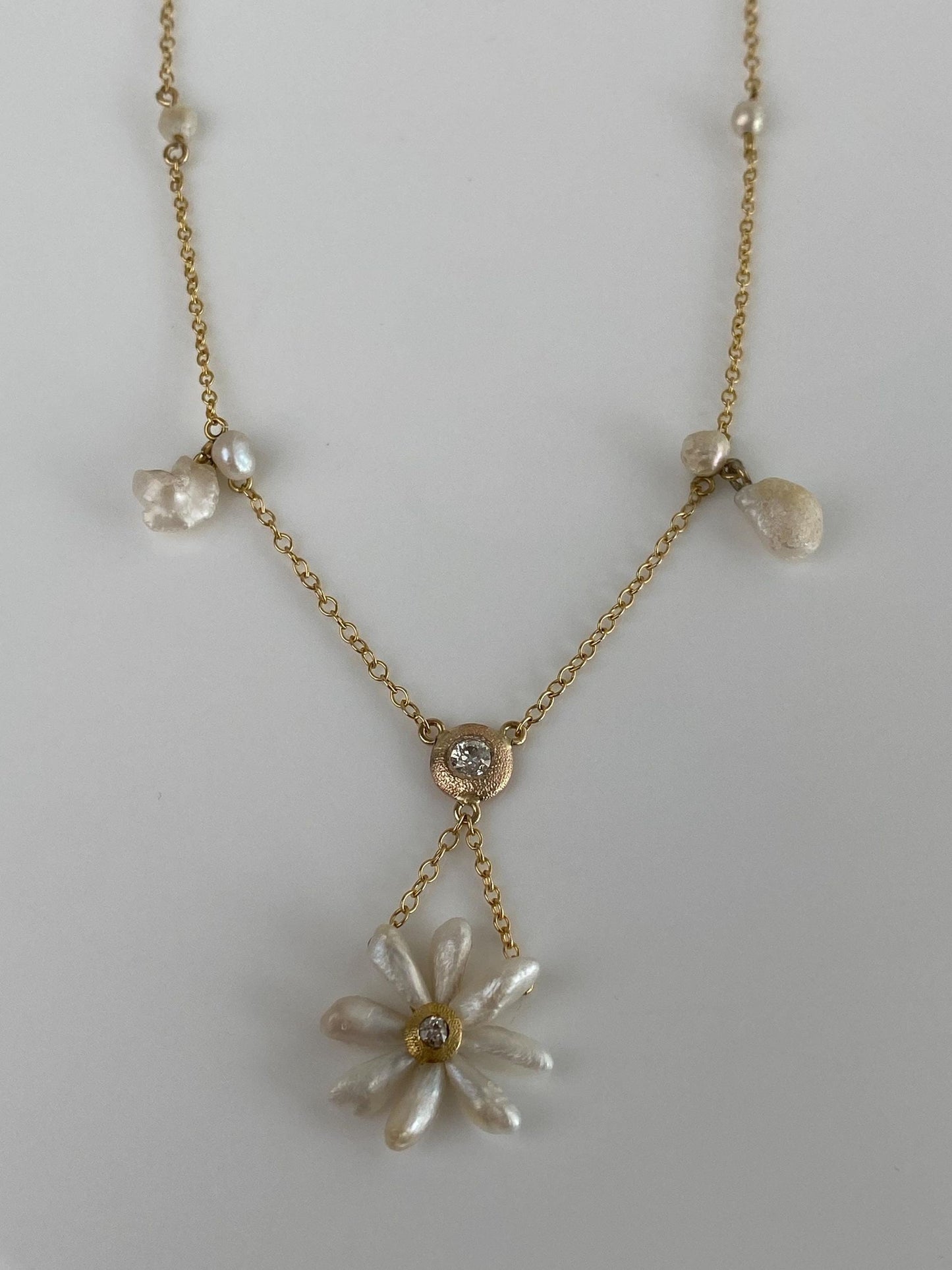 Vintage Solid 14k Yellow Gold Diamond Pearl Daisy Flower Cable Chain Necklace - 17.5 inches