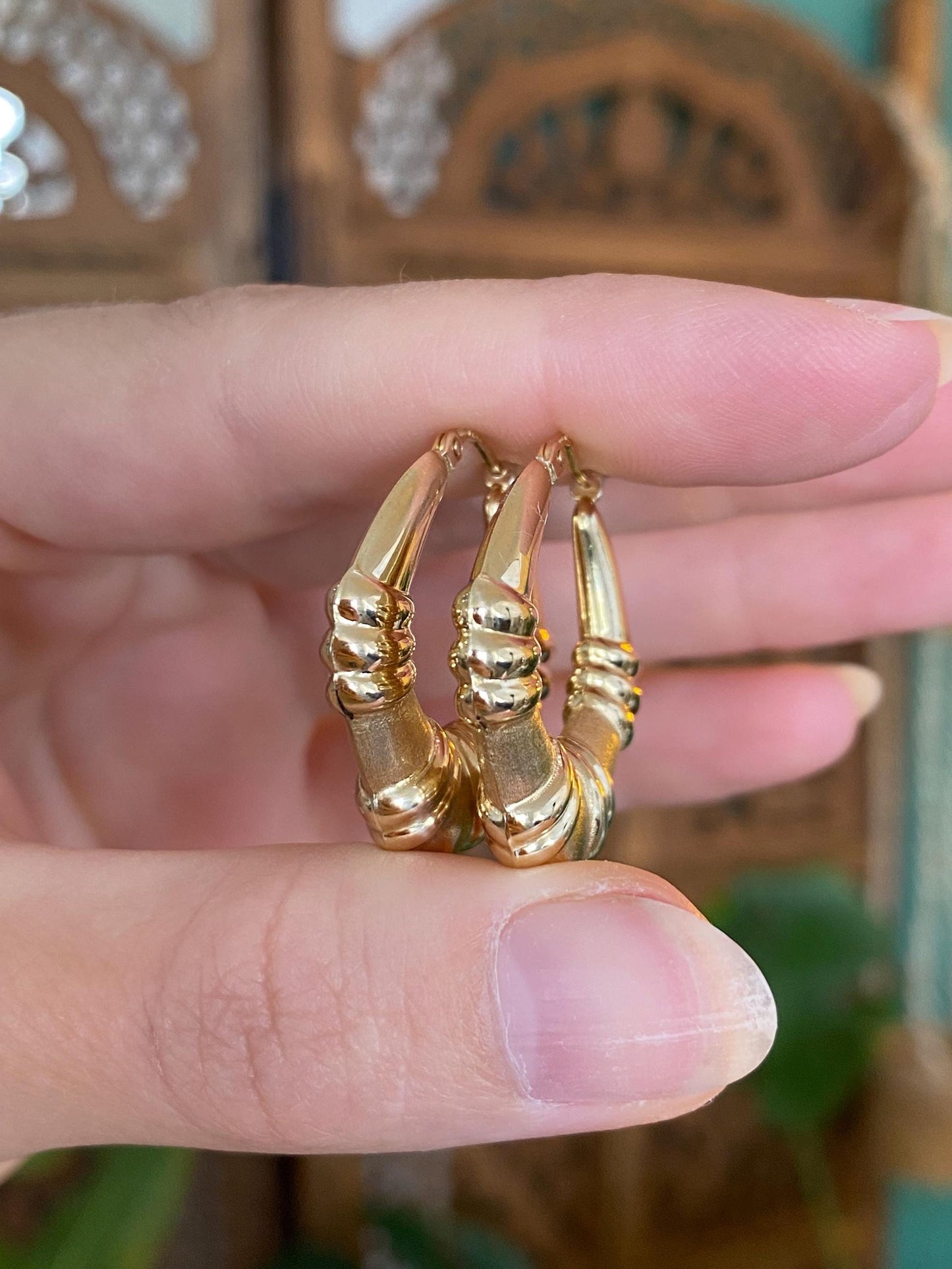 Vintage 14k Yellow Gold Satin Shiny Scalloped Style Hoop Earrings