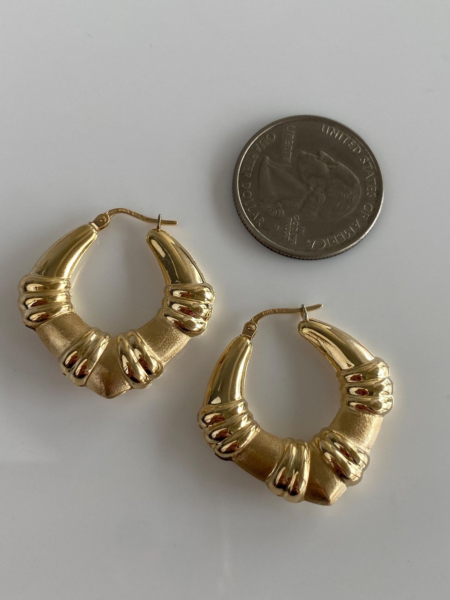 Vintage 14k Yellow Gold Satin Shiny Scalloped Style Hoop Earrings