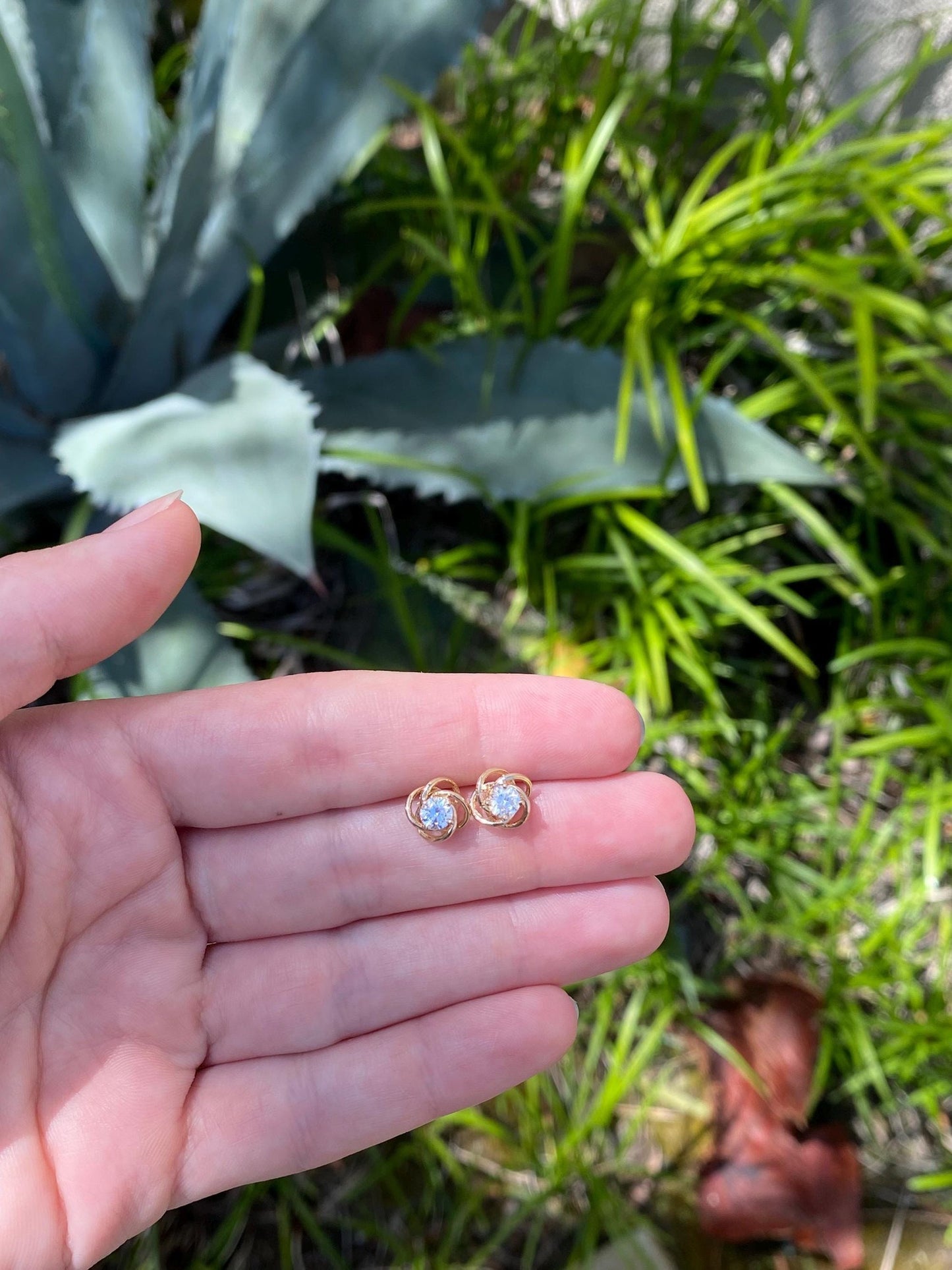 Vintage Solid 14k Yellow Gold Cubic Zirconia Knot Stud Earrings