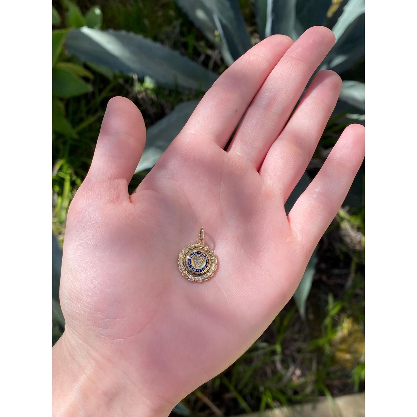 Vintage Solid 14k Yellow Gold Sigillum College Charm