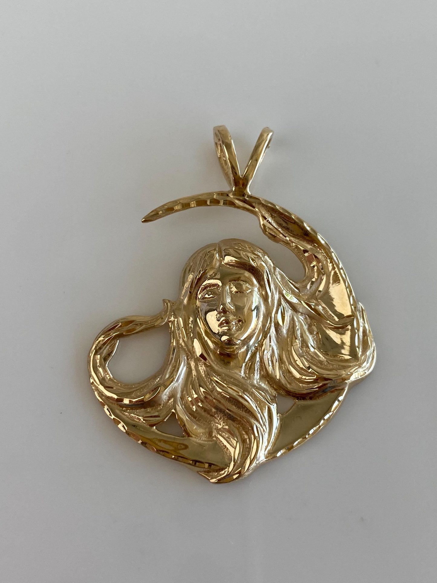 Vintage Solid 14k Yellow Gold Diamond Cut Woman Crescent Moon Charm