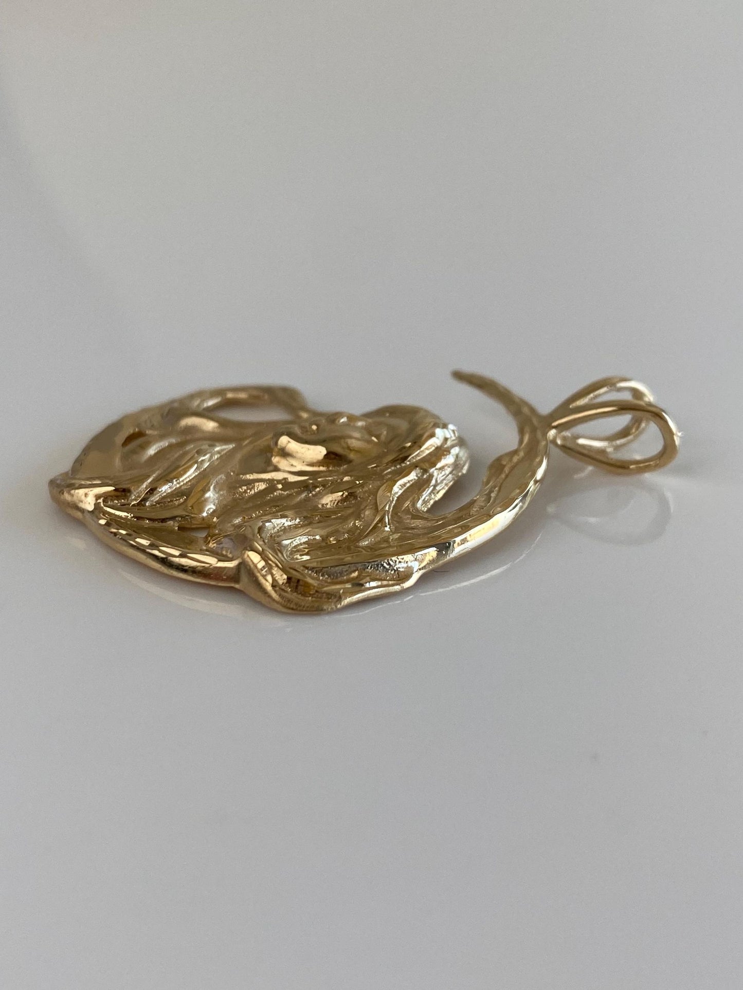 Vintage Solid 14k Yellow Gold Diamond Cut Woman Crescent Moon Charm