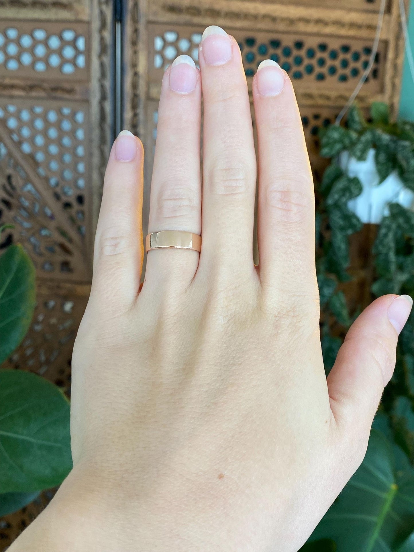 Vintage Solid 9k Rosey Gold Ring Band - Size 5.75
