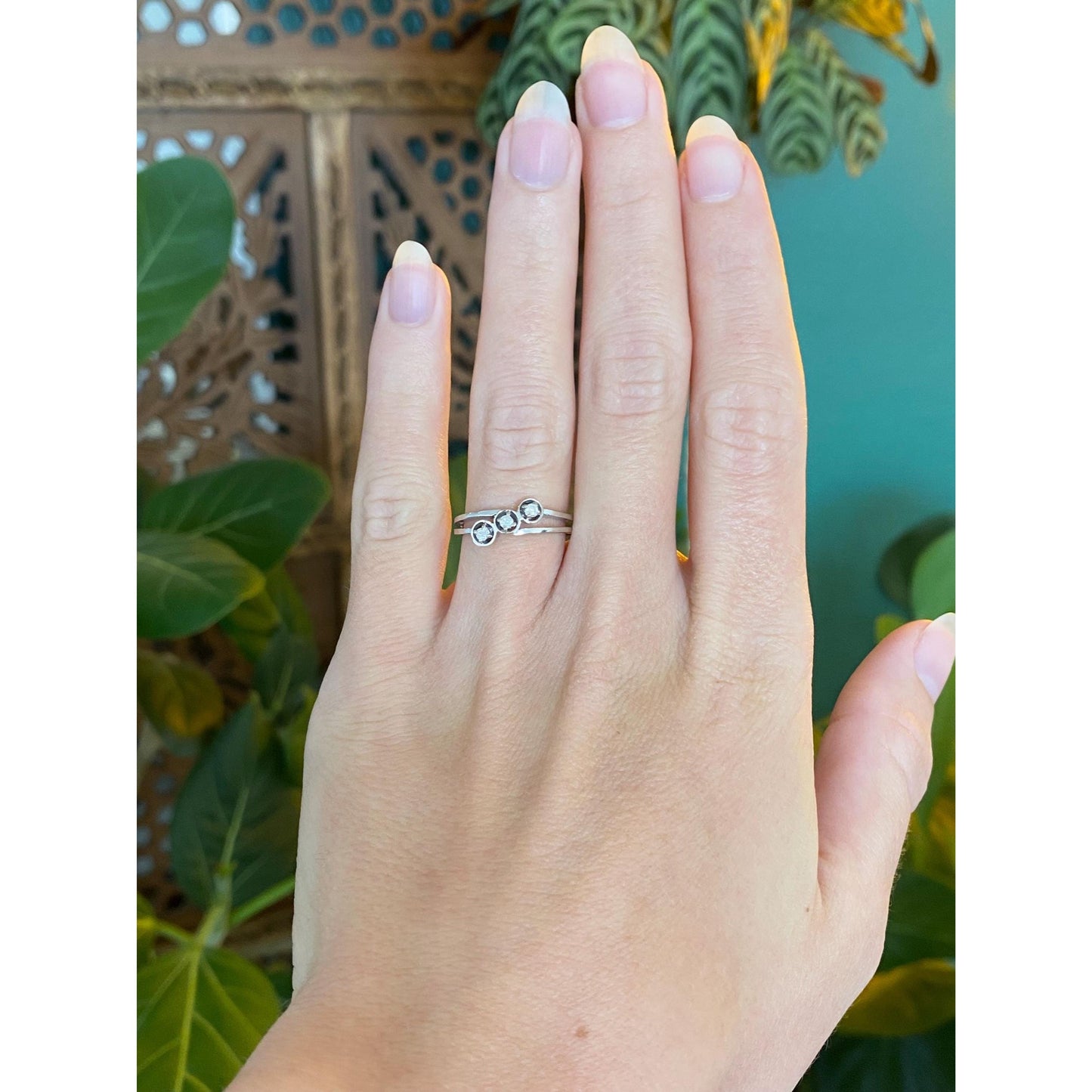 Vintage Solid 18k White Gold Diamond Ring Band - Size 5.25