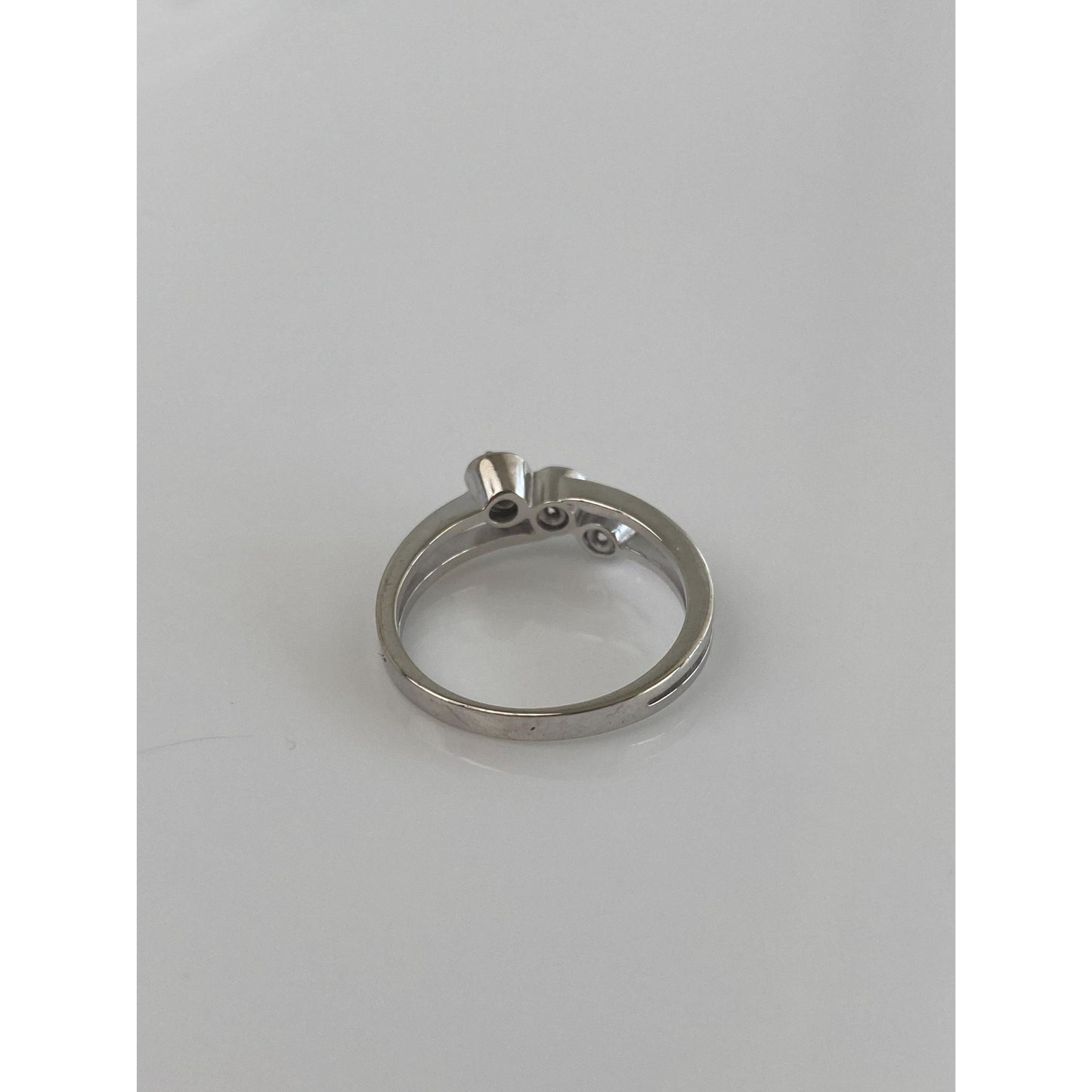 Vintage Solid 18k White Gold Diamond Ring Band - Size 5.25