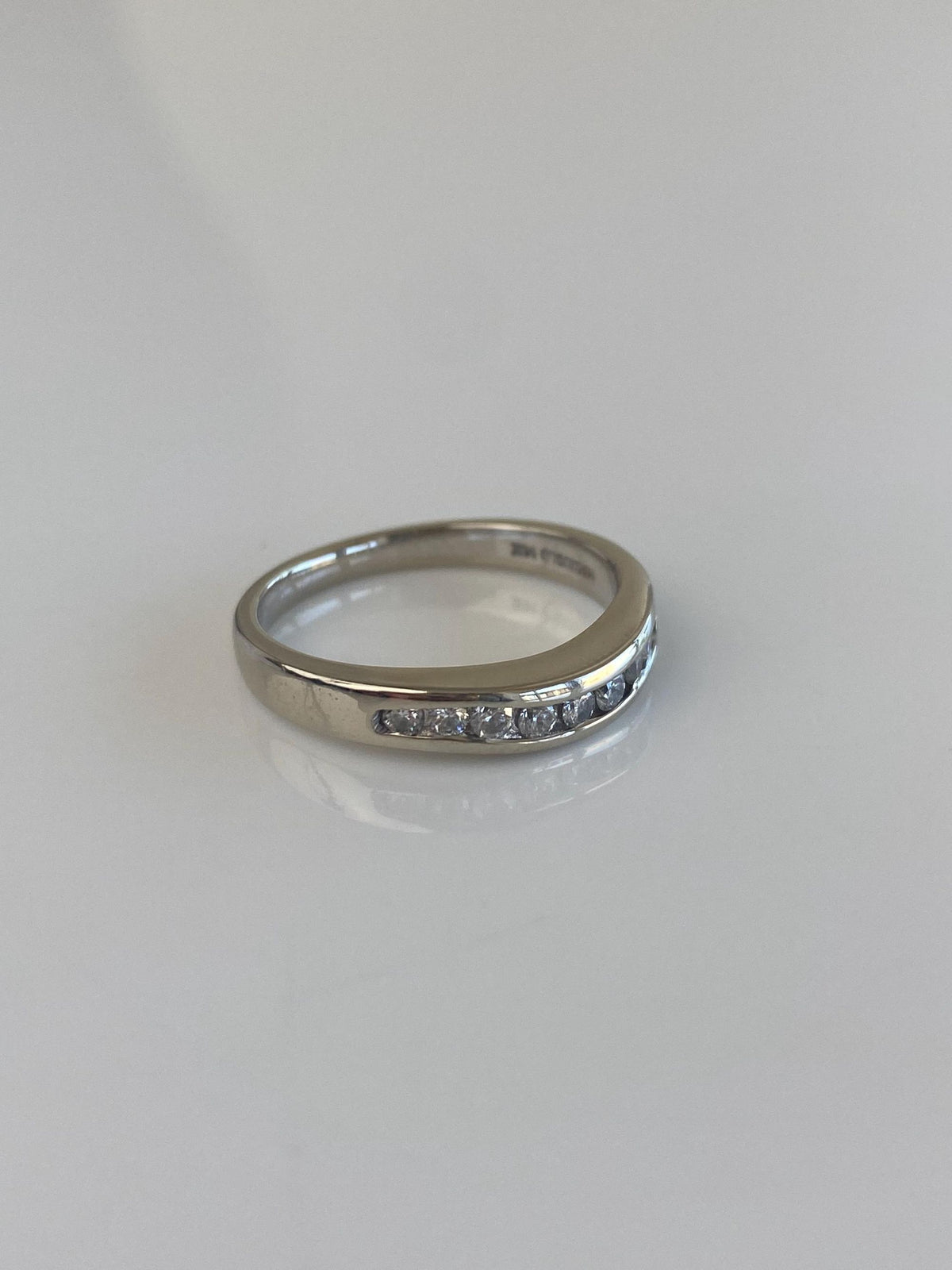 Vintage Solid 14k White Gold Diamond Wavy Ring Band - Size 6.5