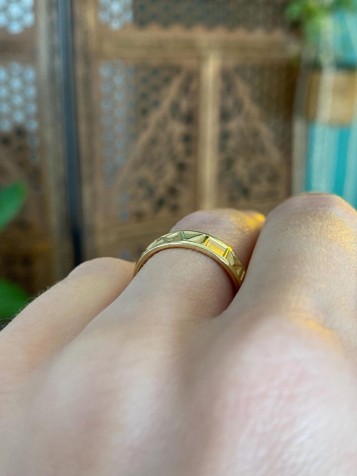 Vintage Solid 18k Yellow Gold Roman Numeral Ring Band - Size 5.25