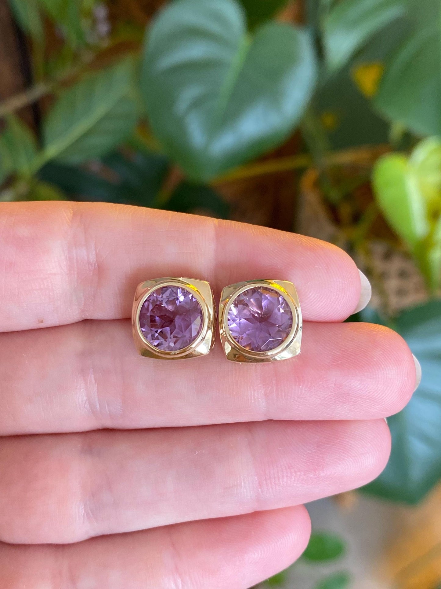 Vintage Solid 10k Yellow Gold Amethyst Stud Earrings