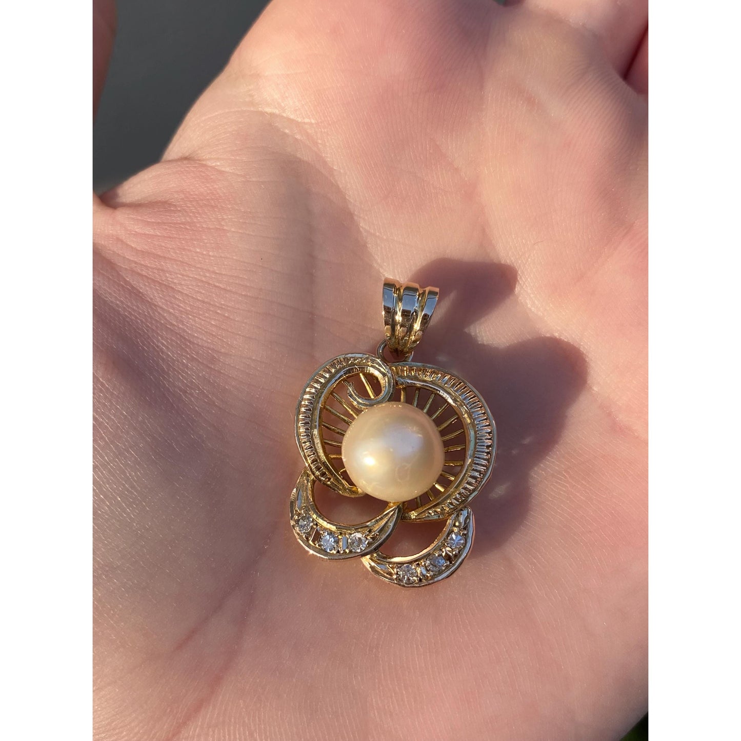 Vintage Solid 10k Yellow Gold Pearl Diamond Knot Charm