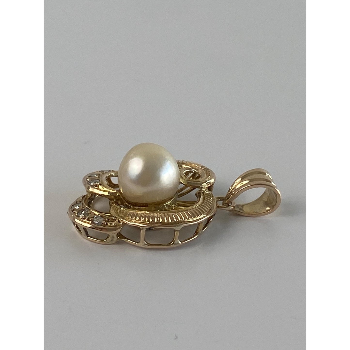 Vintage Solid 10k Yellow Gold Pearl Diamond Knot Charm