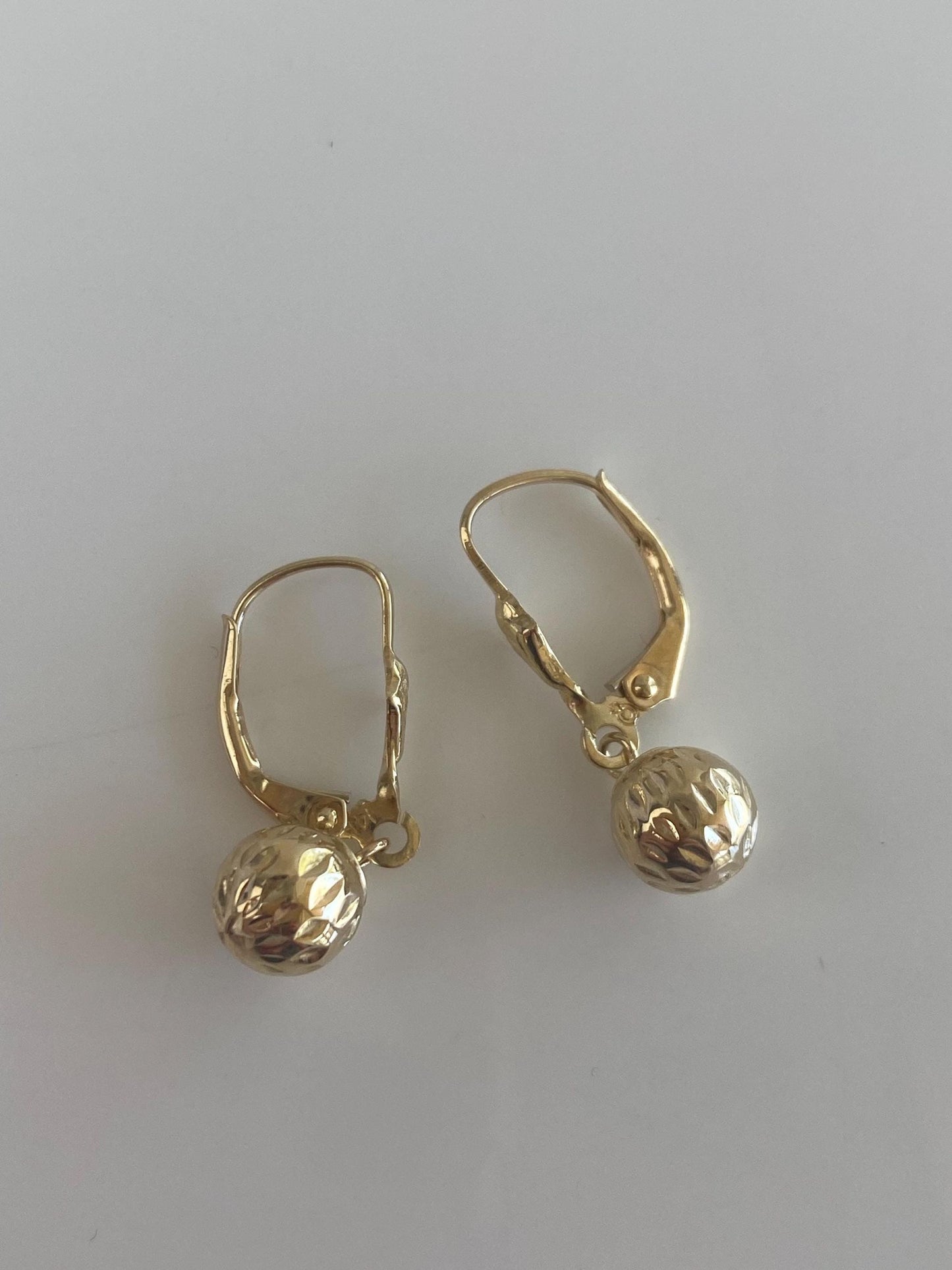 Vintage 14k Yellow Gold Diamond Cut Ball Dangle Earrings
