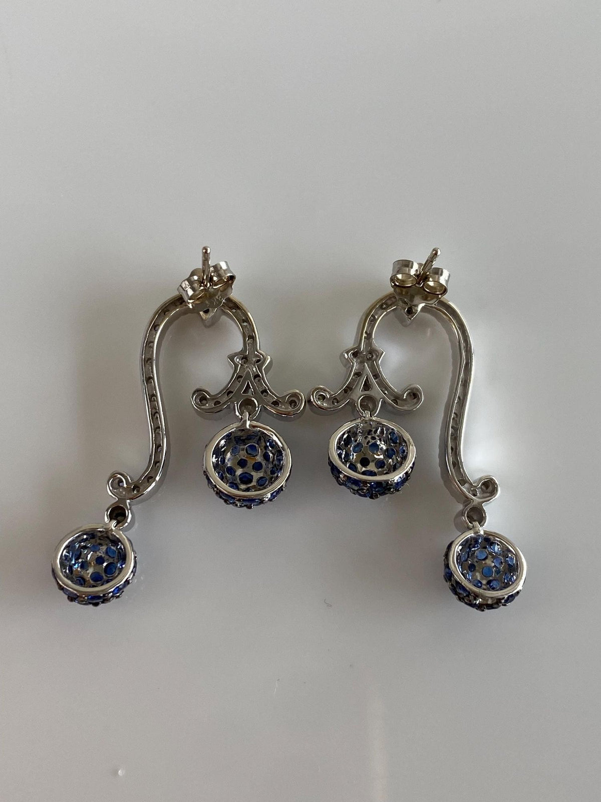 Vintage Solid 18k White Gold Blue Sapphire Diamonds Drop Earrings