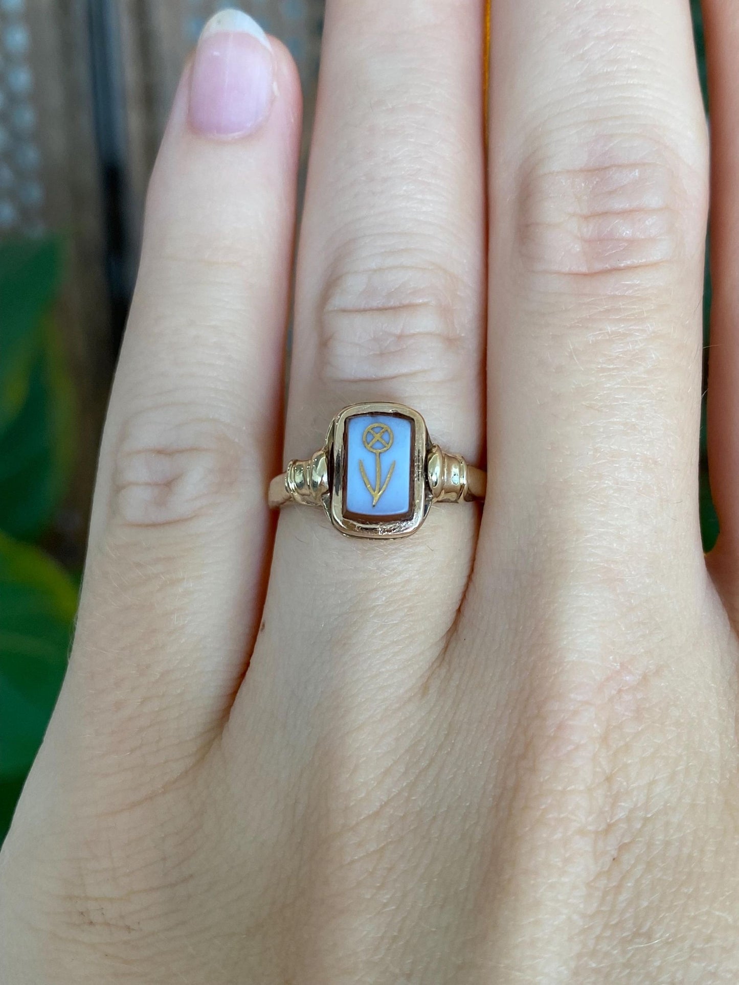 Vintage Solid 10k Yellow Gold Carved Inlay Carnelian Ring - Size 5.75