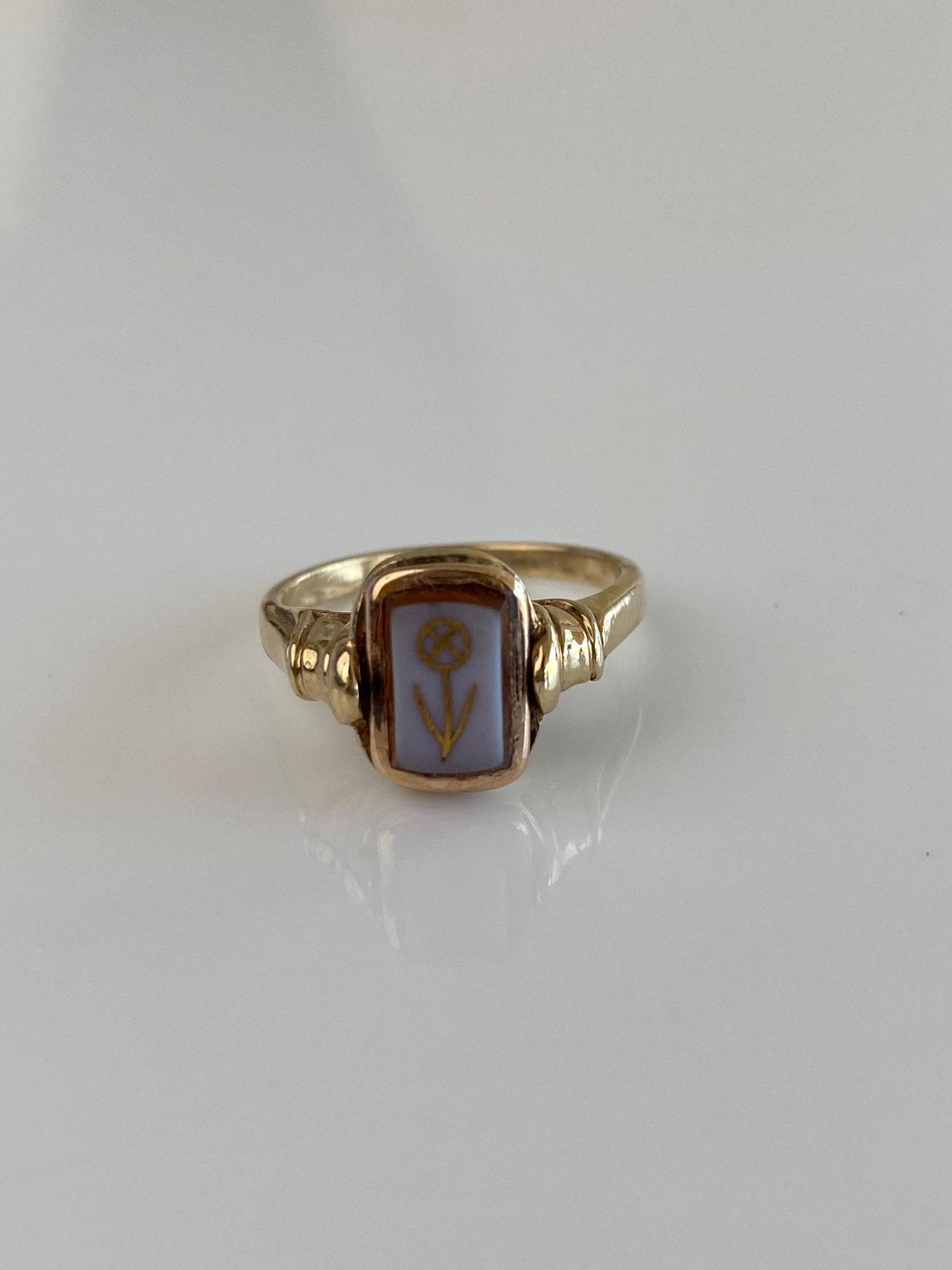 Vintage Solid 10k Yellow Gold Carved Inlay Carnelian Ring - Size 5.75
