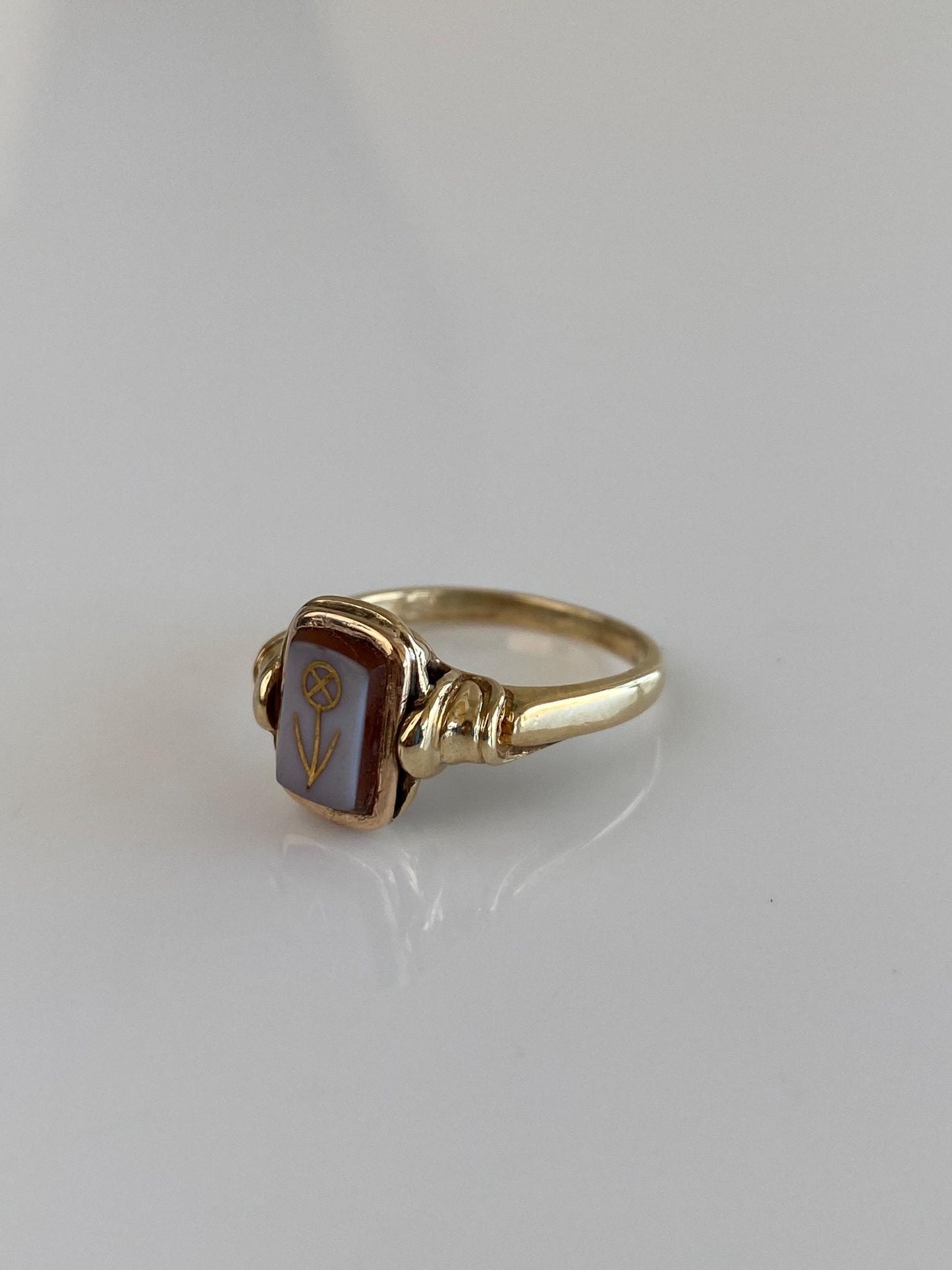 Vintage Solid 10k Yellow Gold Carved Inlay Carnelian Ring - Size 5.75