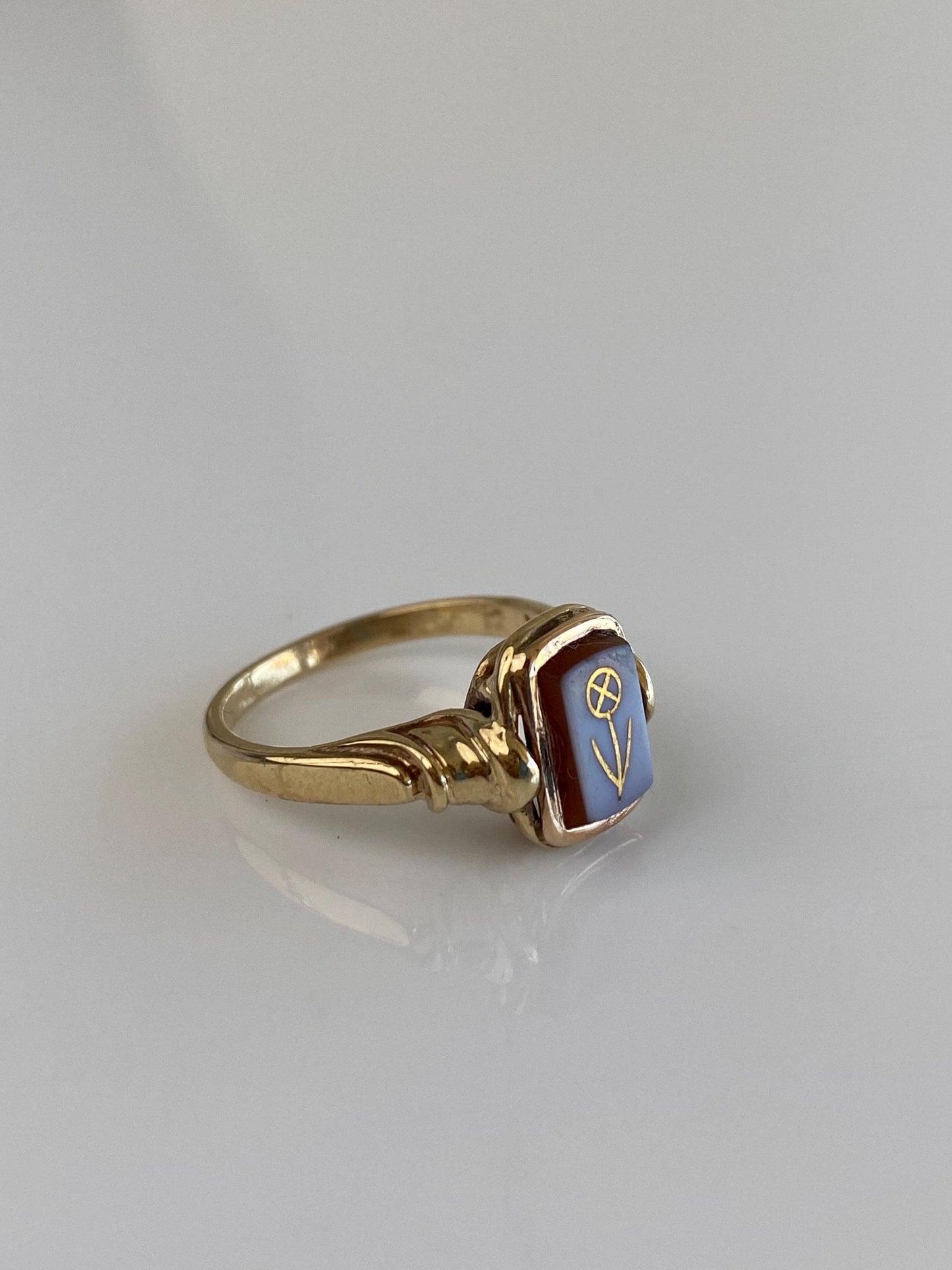 Vintage Solid 10k Yellow Gold Carved Inlay Carnelian Ring - Size 5.75