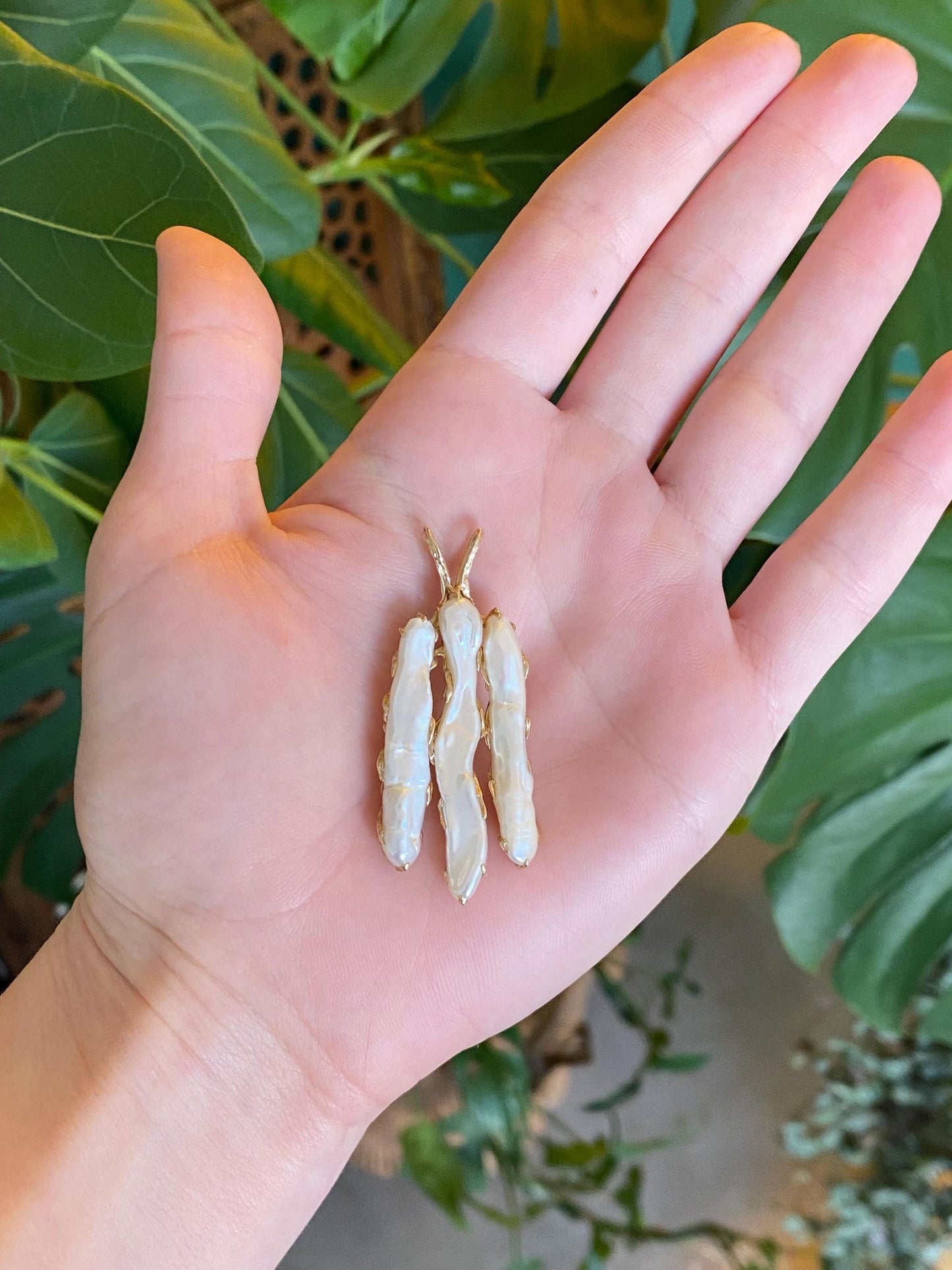 Vintage Solid 14k Yellow Gold Freshwater Stick Pearl Charm