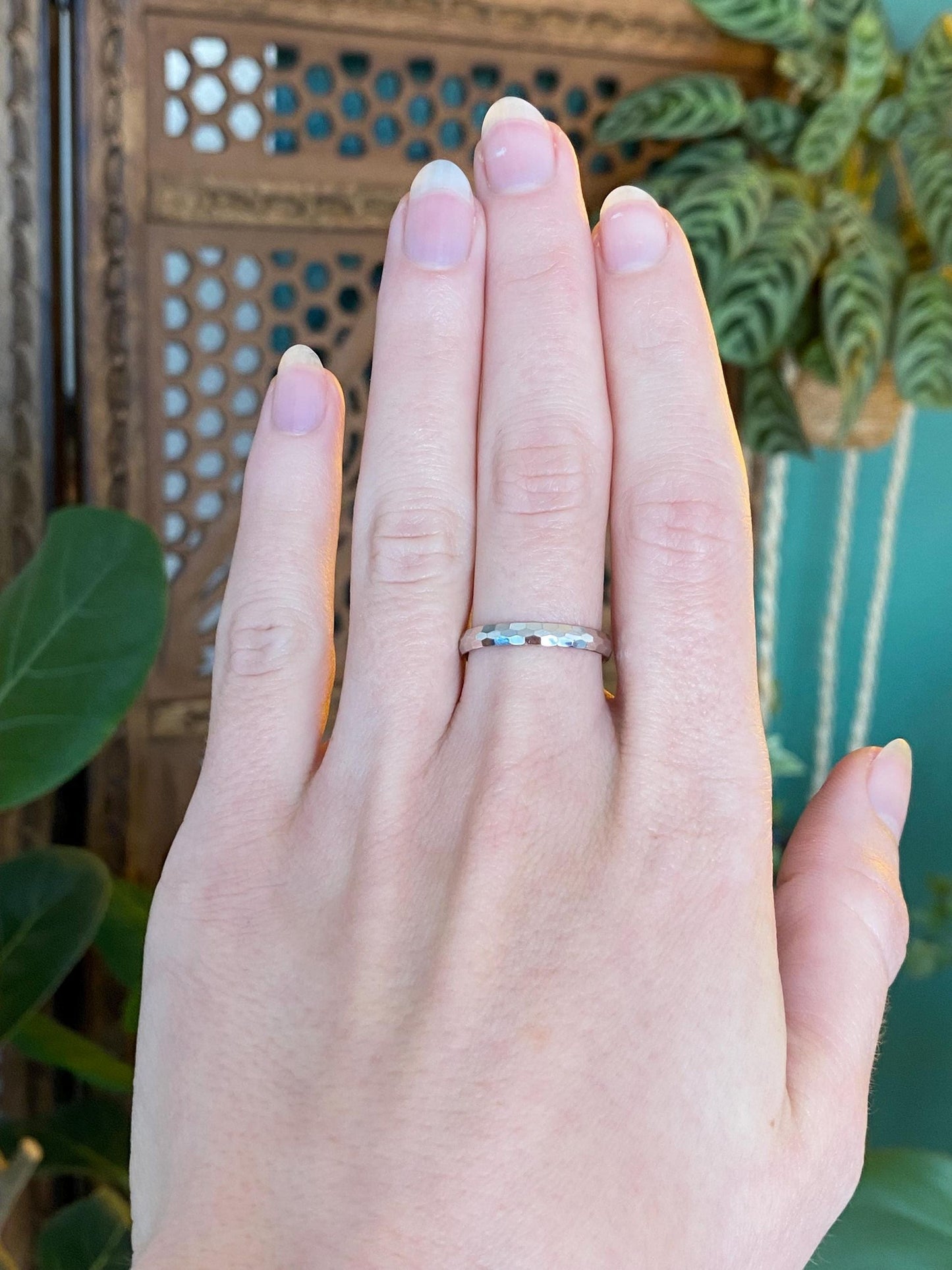 Vintage 14k White Gold Faceted Disco Ring Band - Size 7