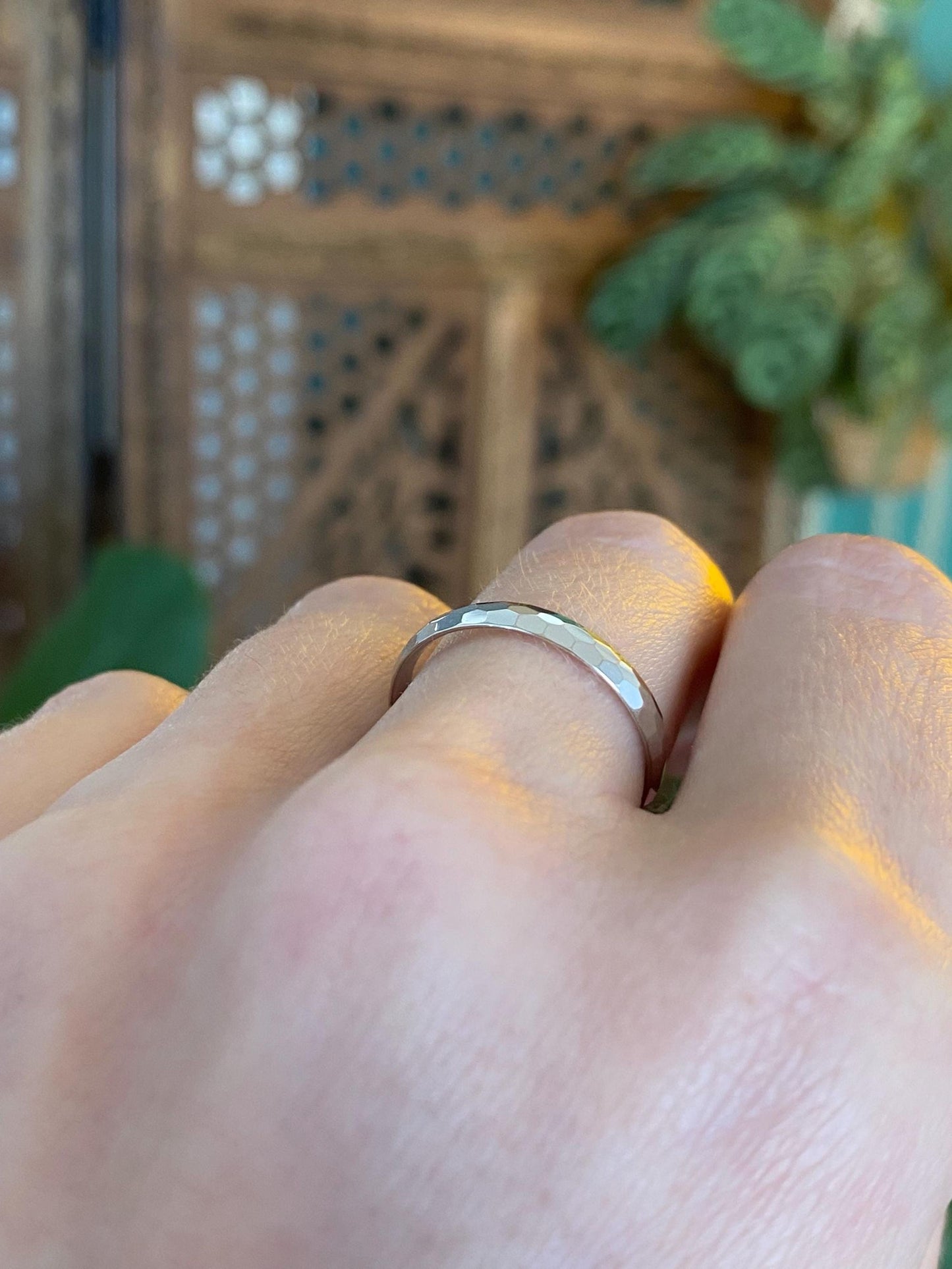 Vintage 14k White Gold Faceted Disco Ring Band - Size 7