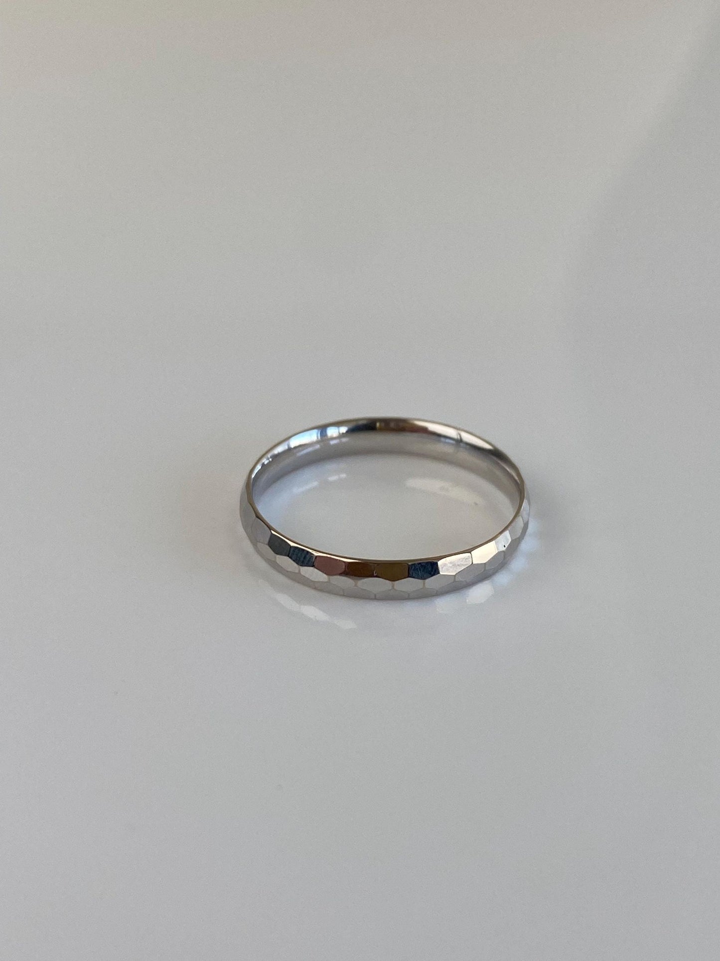 Vintage 14k White Gold Faceted Disco Ring Band - Size 7