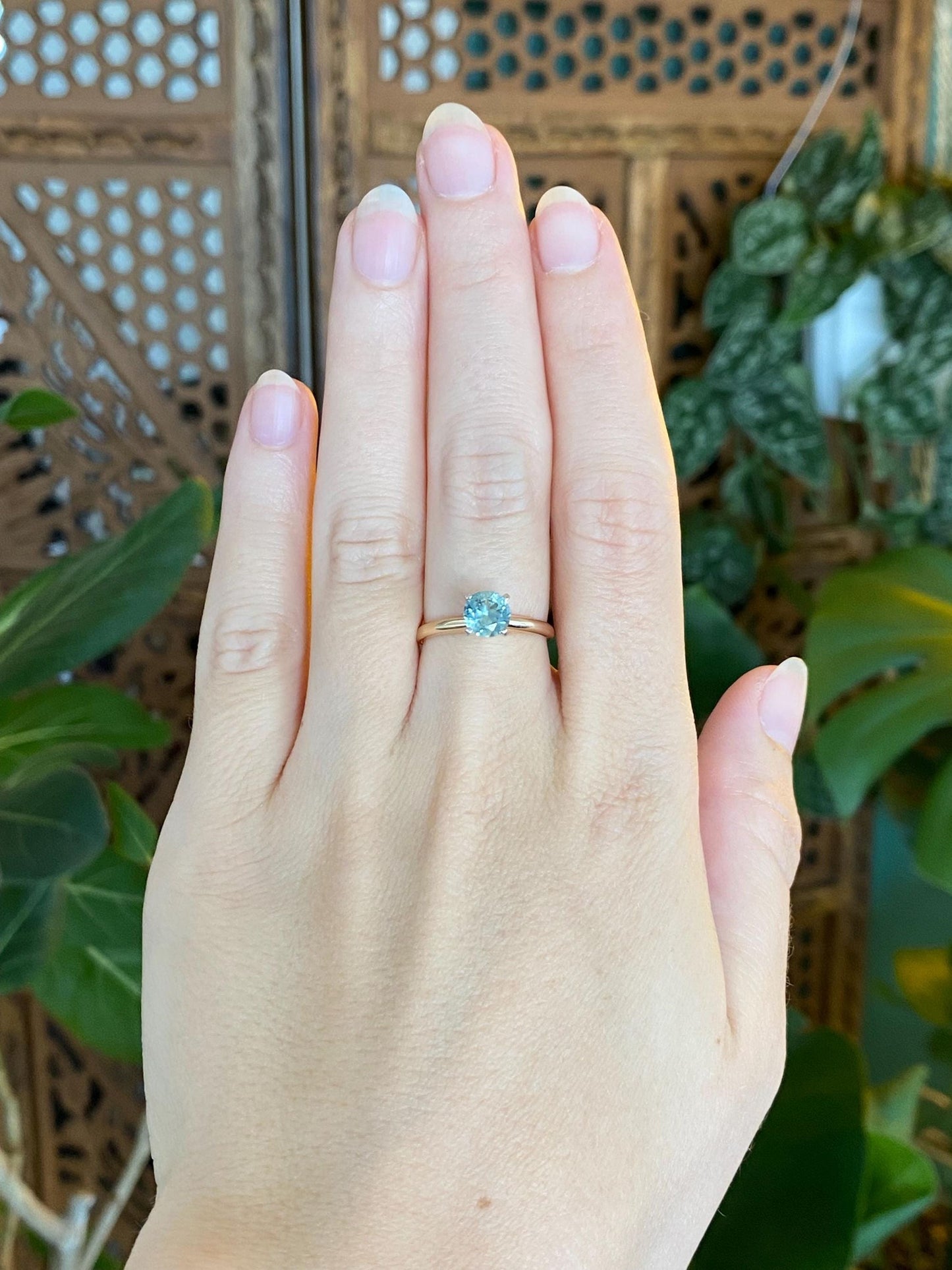 Vintage Solid 14k White & Yellow Gold Blue Zircon Ring - Size 6.75