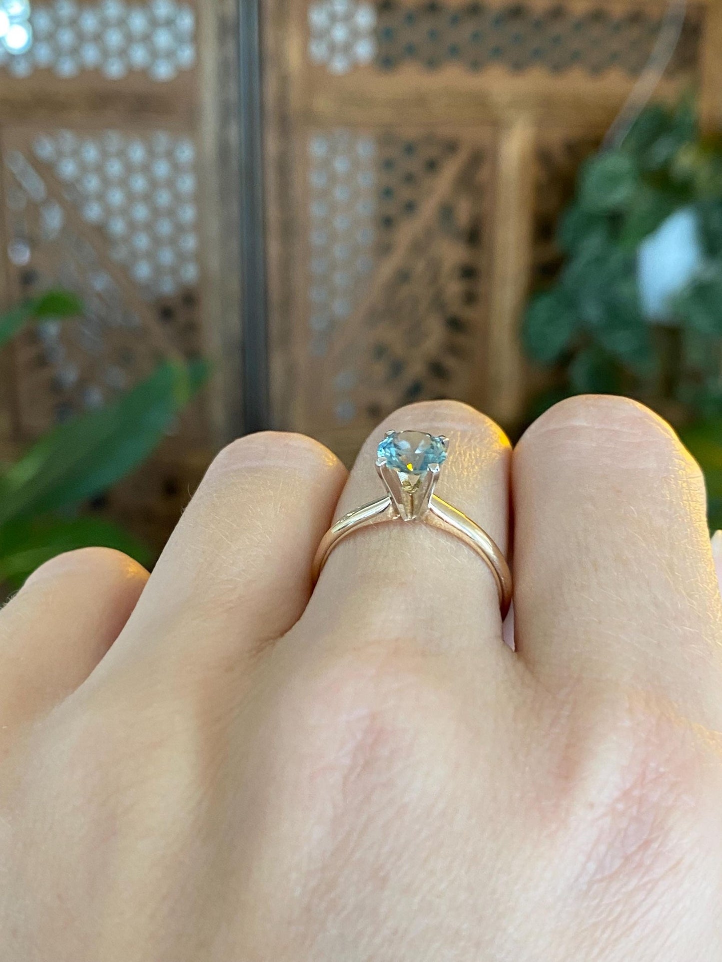 Vintage Solid 14k White & Yellow Gold Blue Zircon Ring - Size 6.75