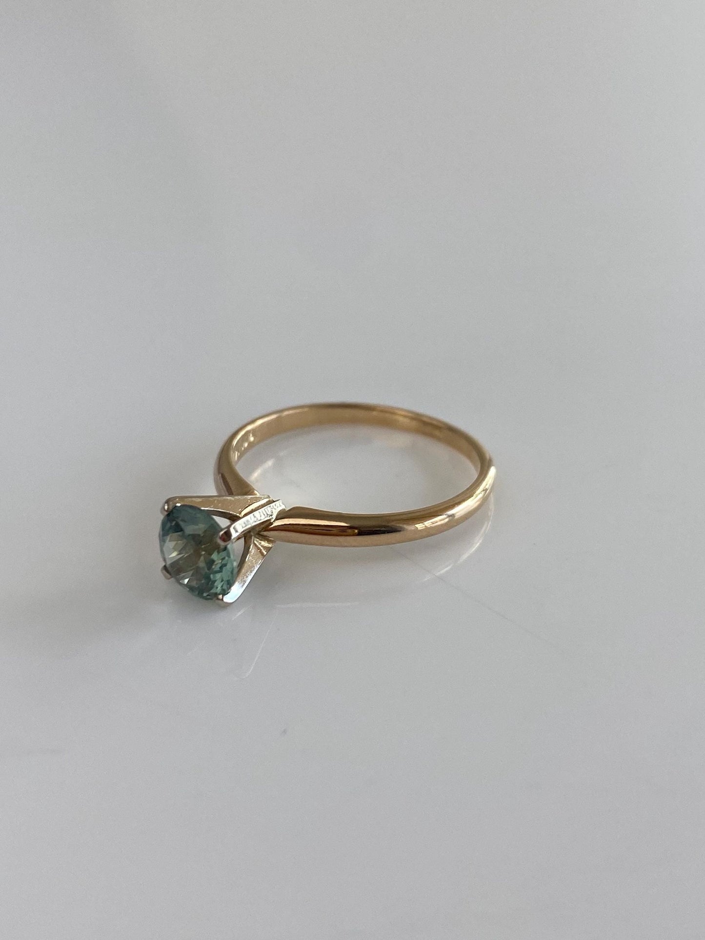 Vintage Solid 14k White & Yellow Gold Blue Zircon Ring - Size 6.75