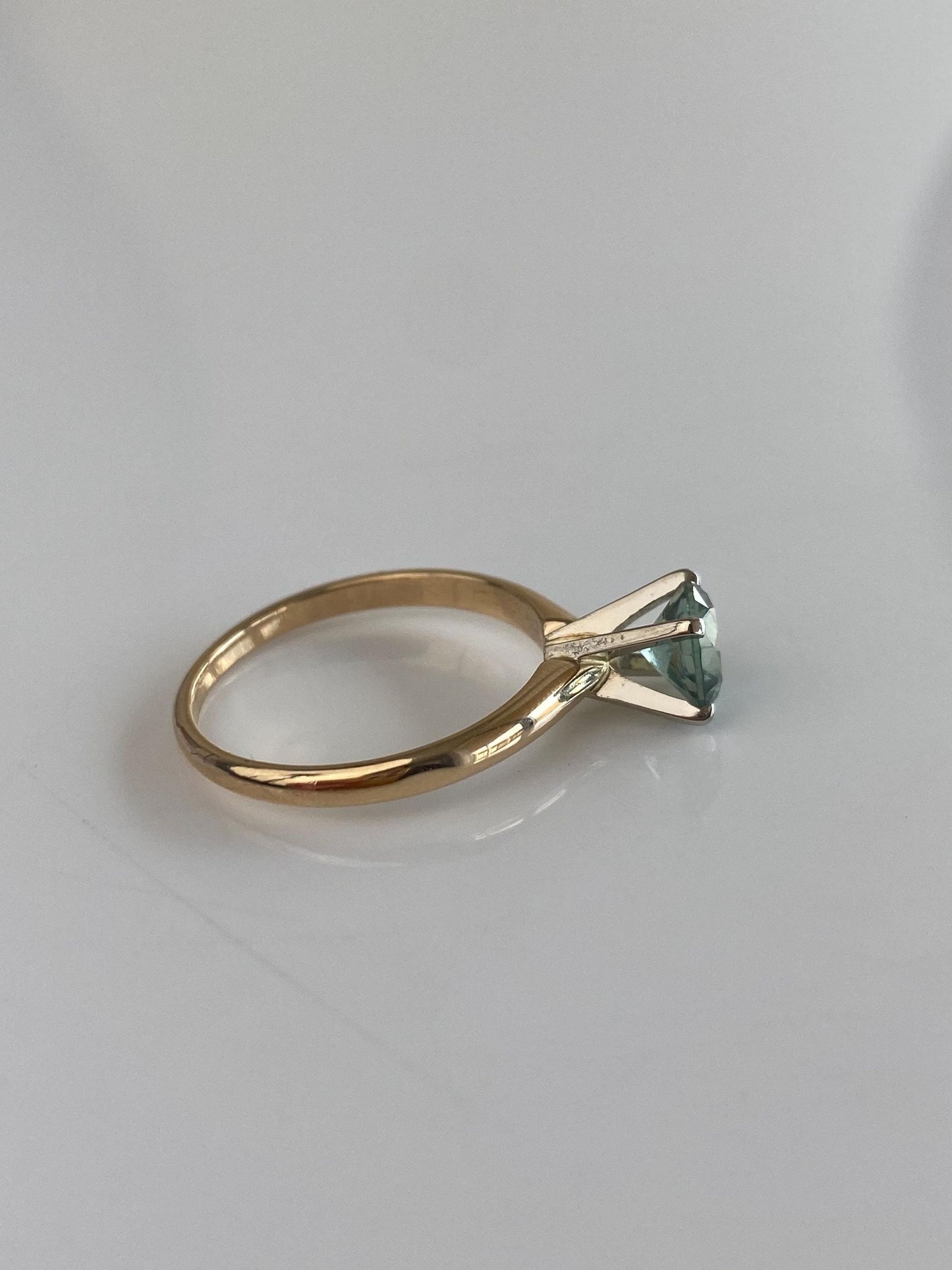 Vintage Solid 14k White & Yellow Gold Blue Zircon Ring - Size 6.75