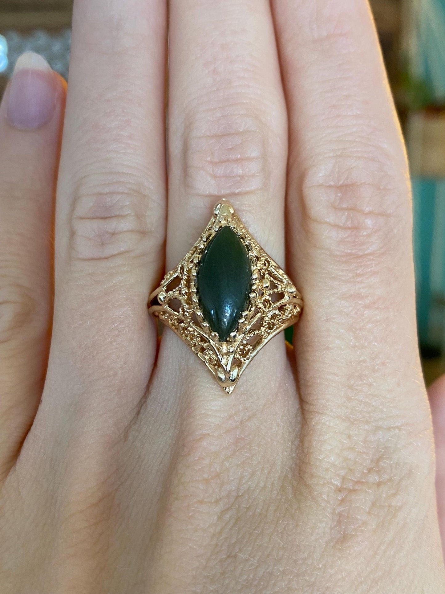Solid 12k Yellow Gold Nephrite Filigree Ring - Size 7
