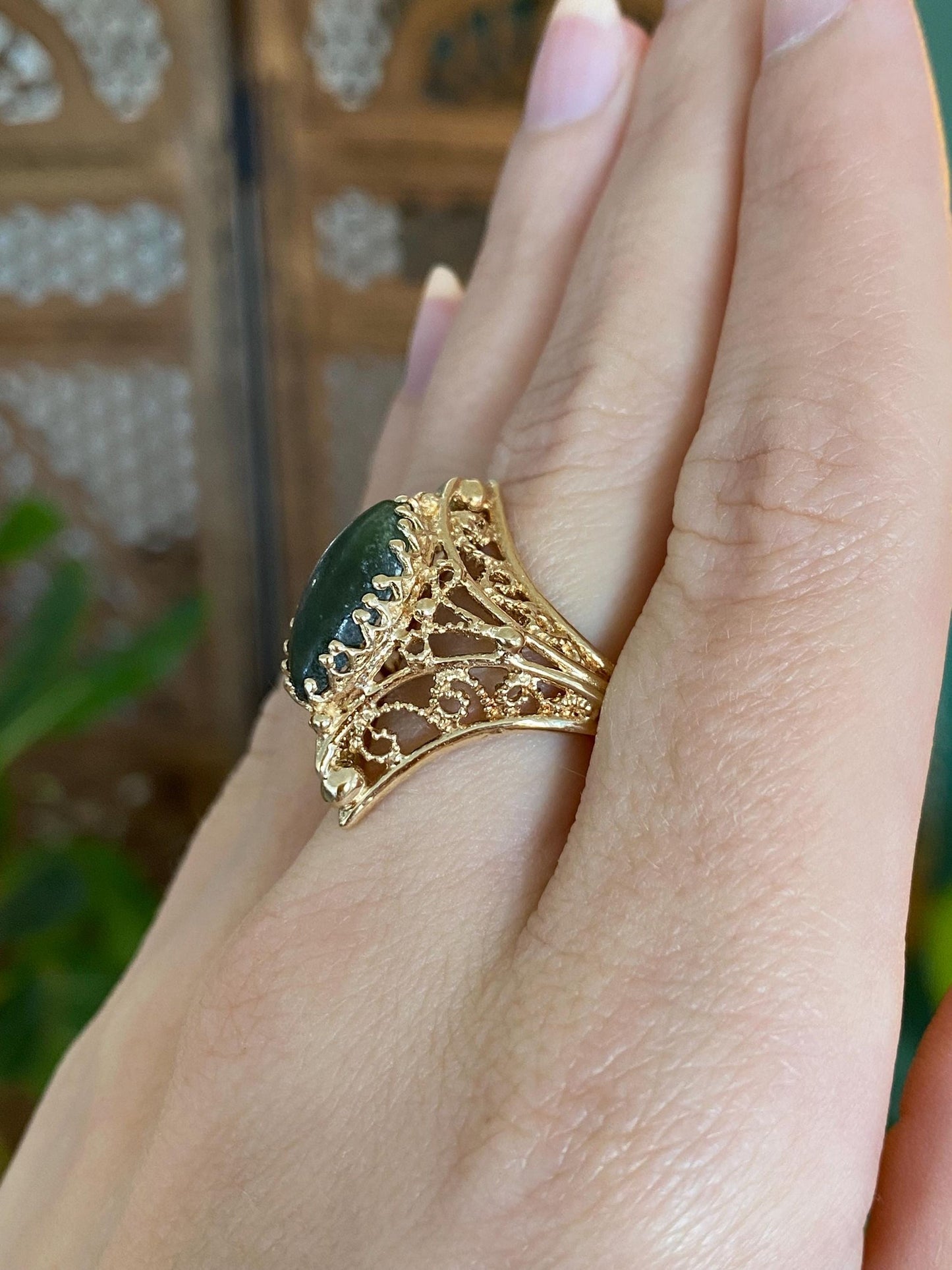 Solid 12k Yellow Gold Nephrite Filigree Ring - Size 7