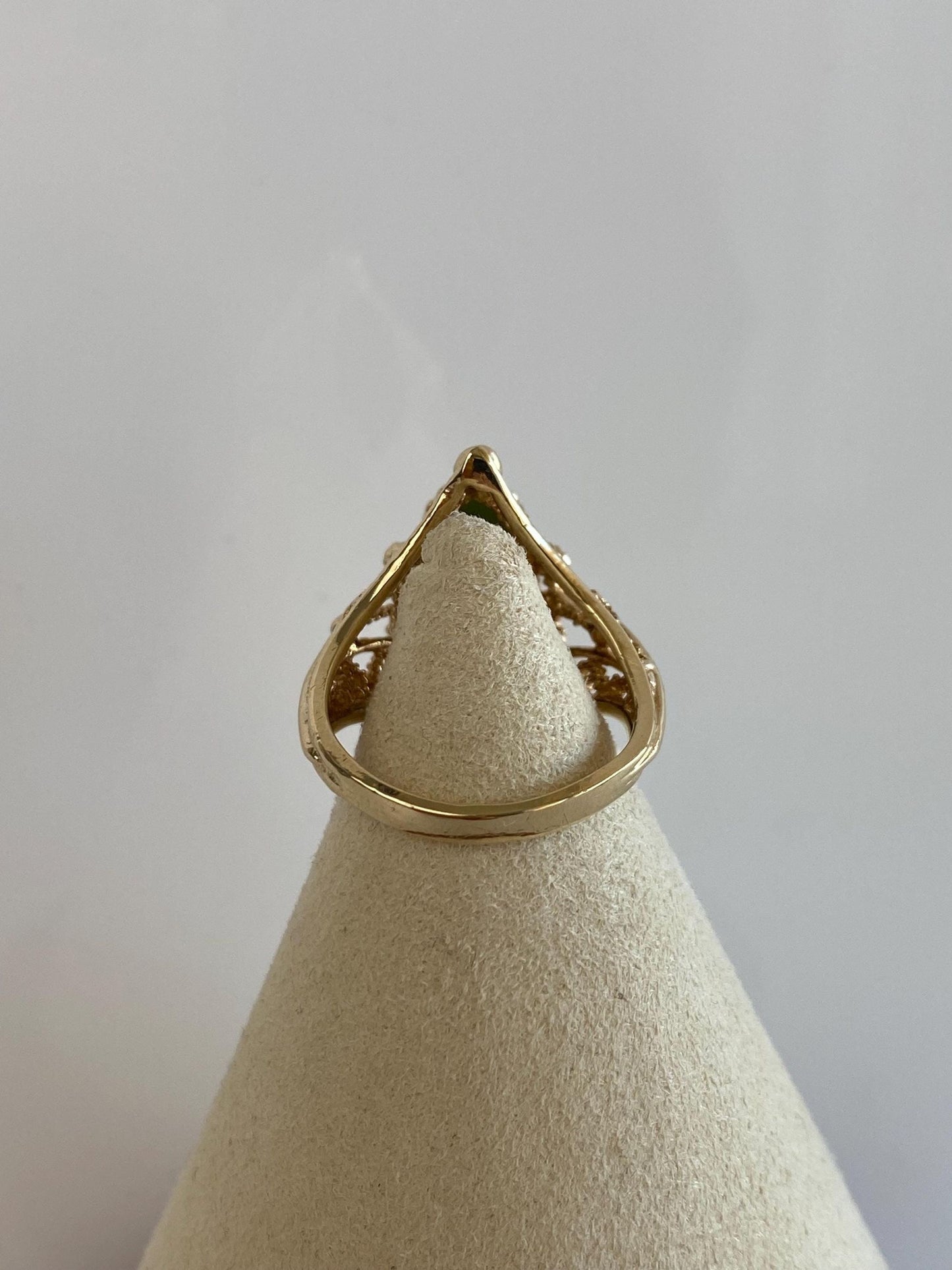 Solid 12k Yellow Gold Nephrite Filigree Ring - Size 7
