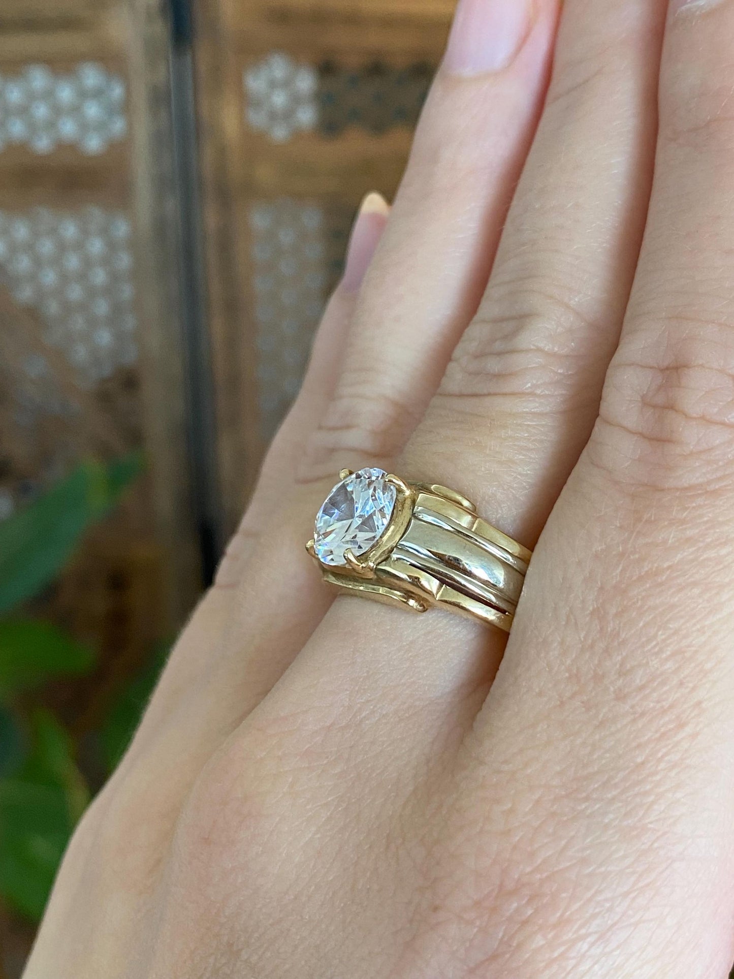Vintage Solid 14k White & Yellow Gold Clear Cubic Zirconia Ring Band - Size 9.5