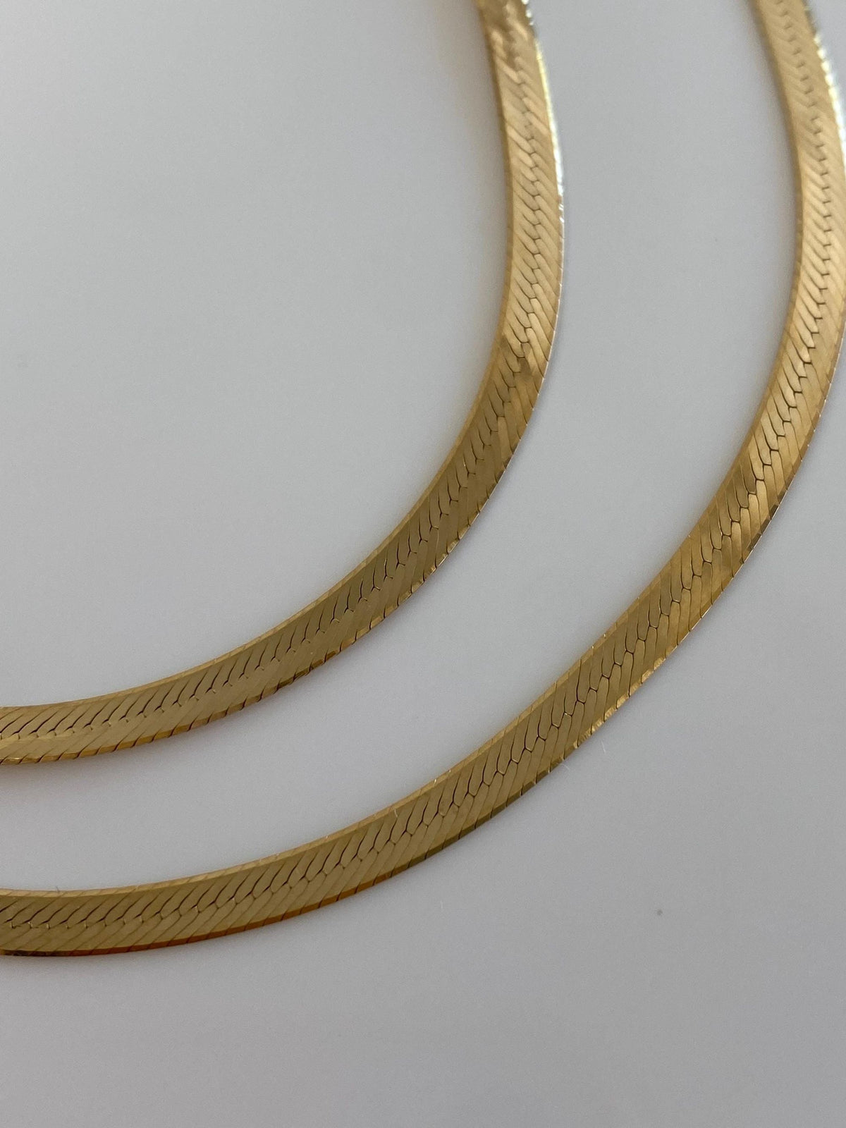 Vintage Solid 14k Yellow Gold Slim Herringbone Chain Necklace - 16 inches