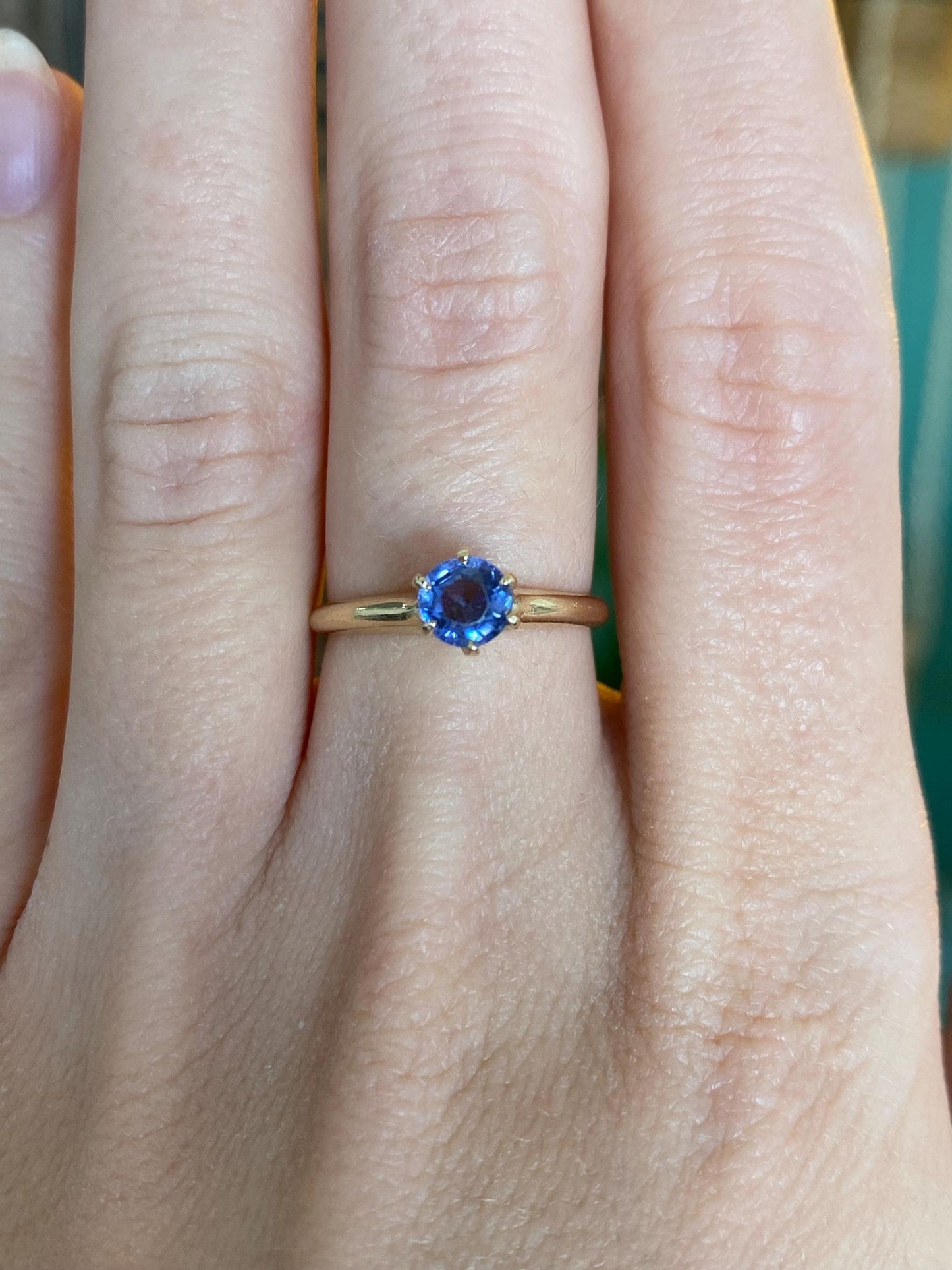Vintage Solid 14k Yellow Gold Dusty Blue Sapphire Ring - Size 5.75