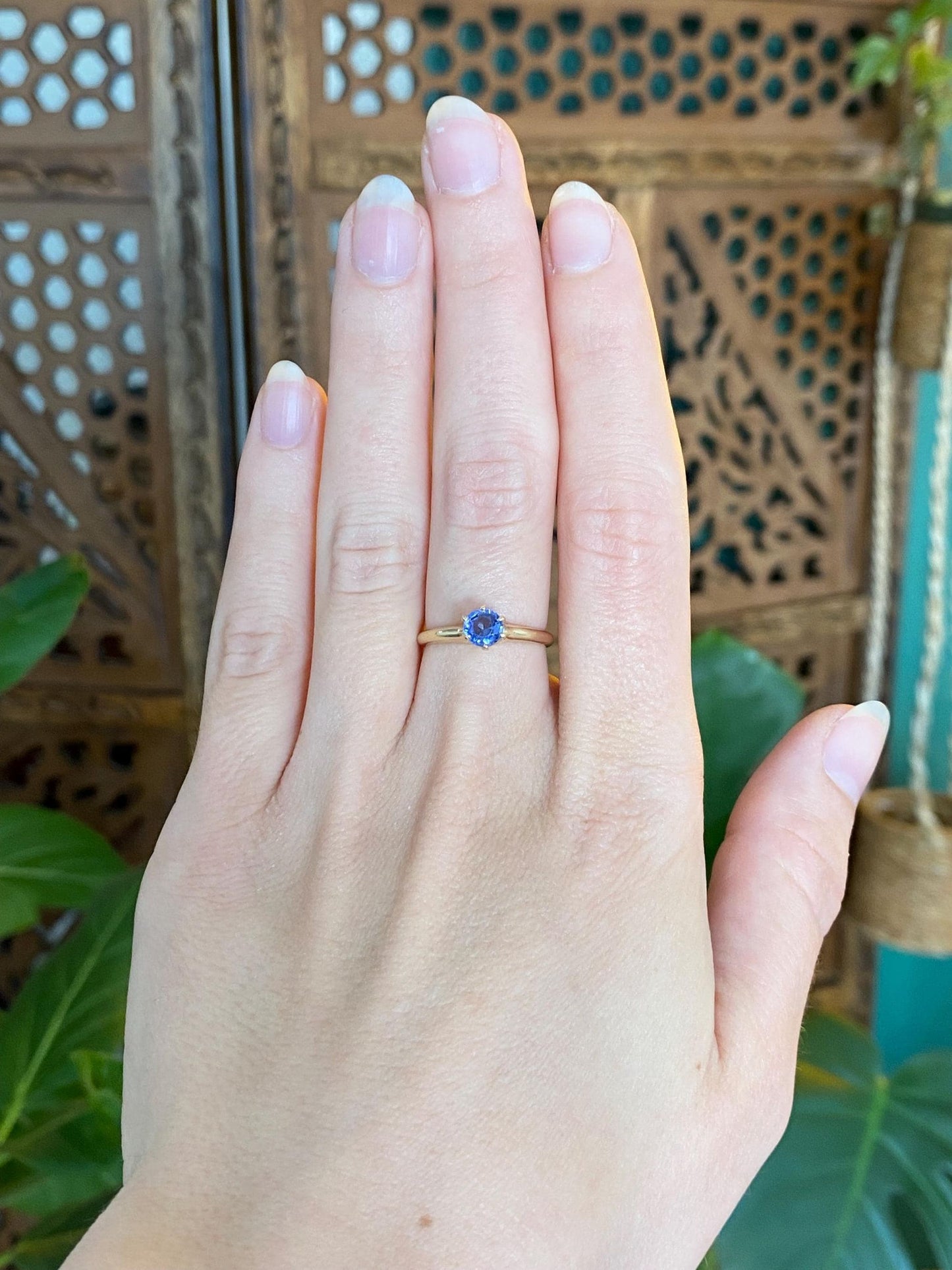 Vintage Solid 14k Yellow Gold Dusty Blue Sapphire Ring - Size 5.75
