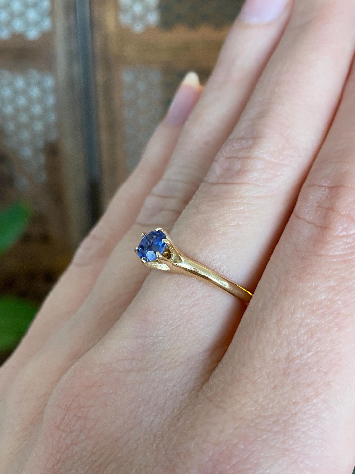 Vintage Solid 14k Yellow Gold Dusty Blue Sapphire Ring - Size 5.75