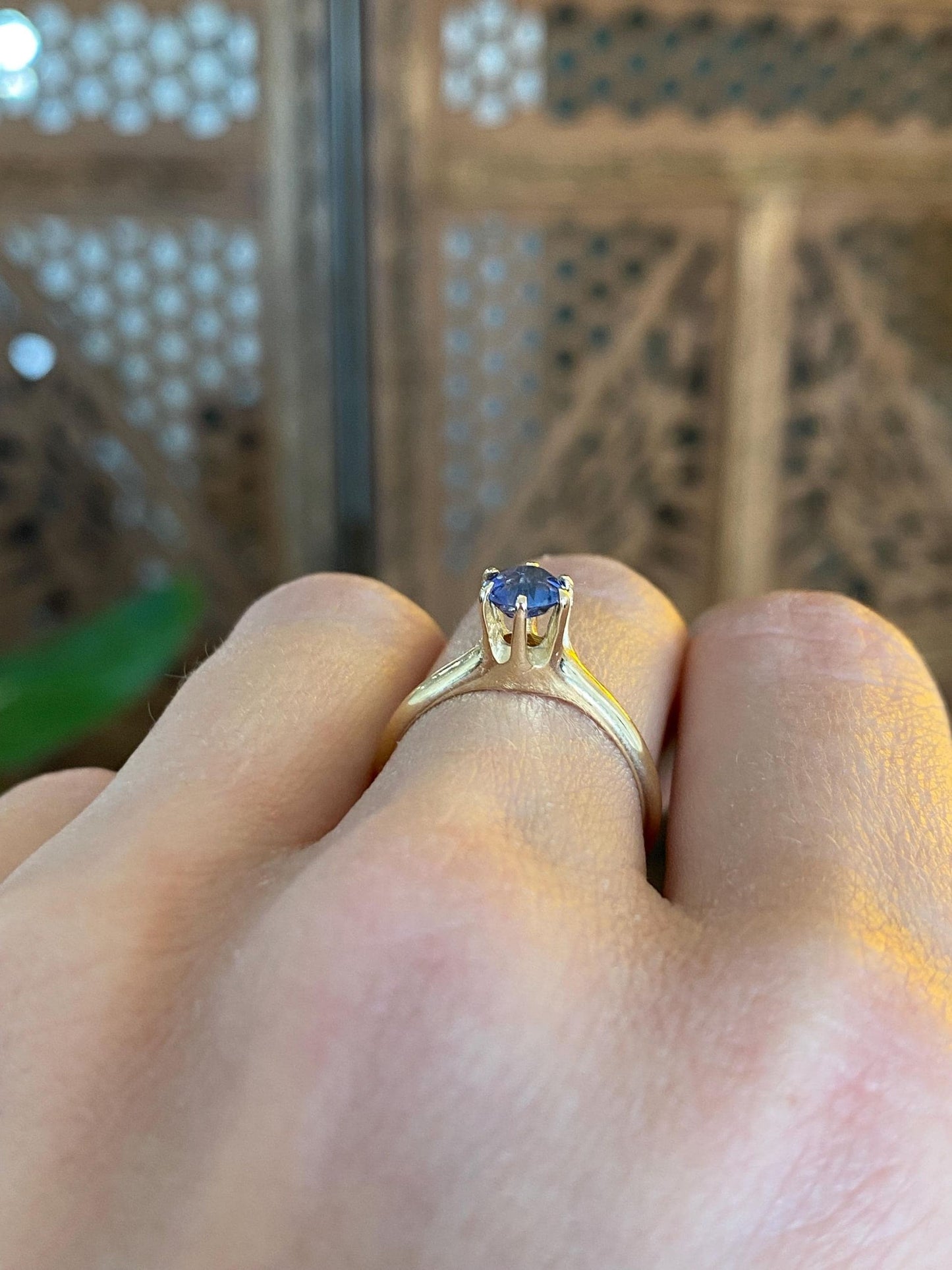 Vintage Solid 14k Yellow Gold Dusty Blue Sapphire Ring - Size 5.75
