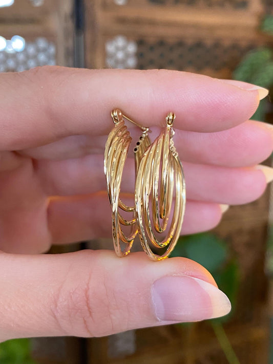 Vintage 14k Yellow Gold Diamond Cut Stacked Hoop Earrings