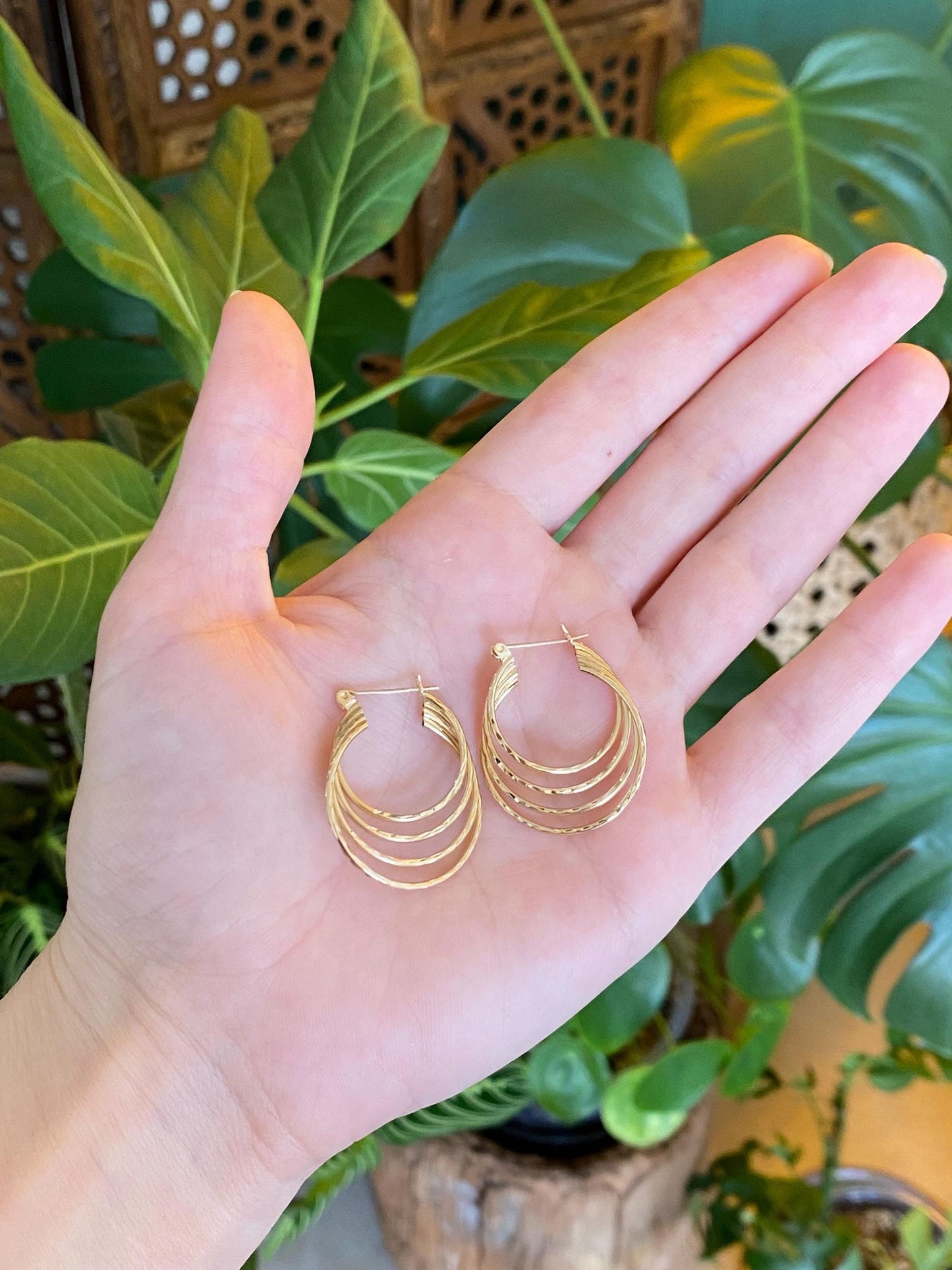 Vintage 14k Yellow Gold Diamond Cut Stacked Hoop Earrings