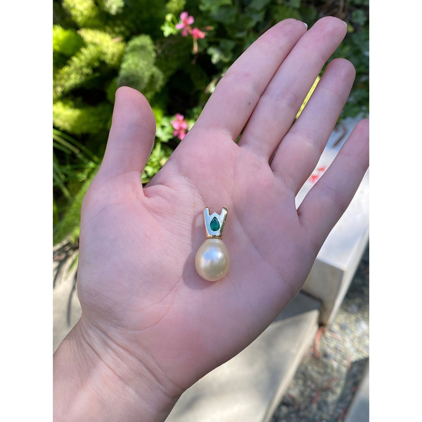 Vintage Solid 18k Yellow Gold Emerald Large Pearl Slide Charm